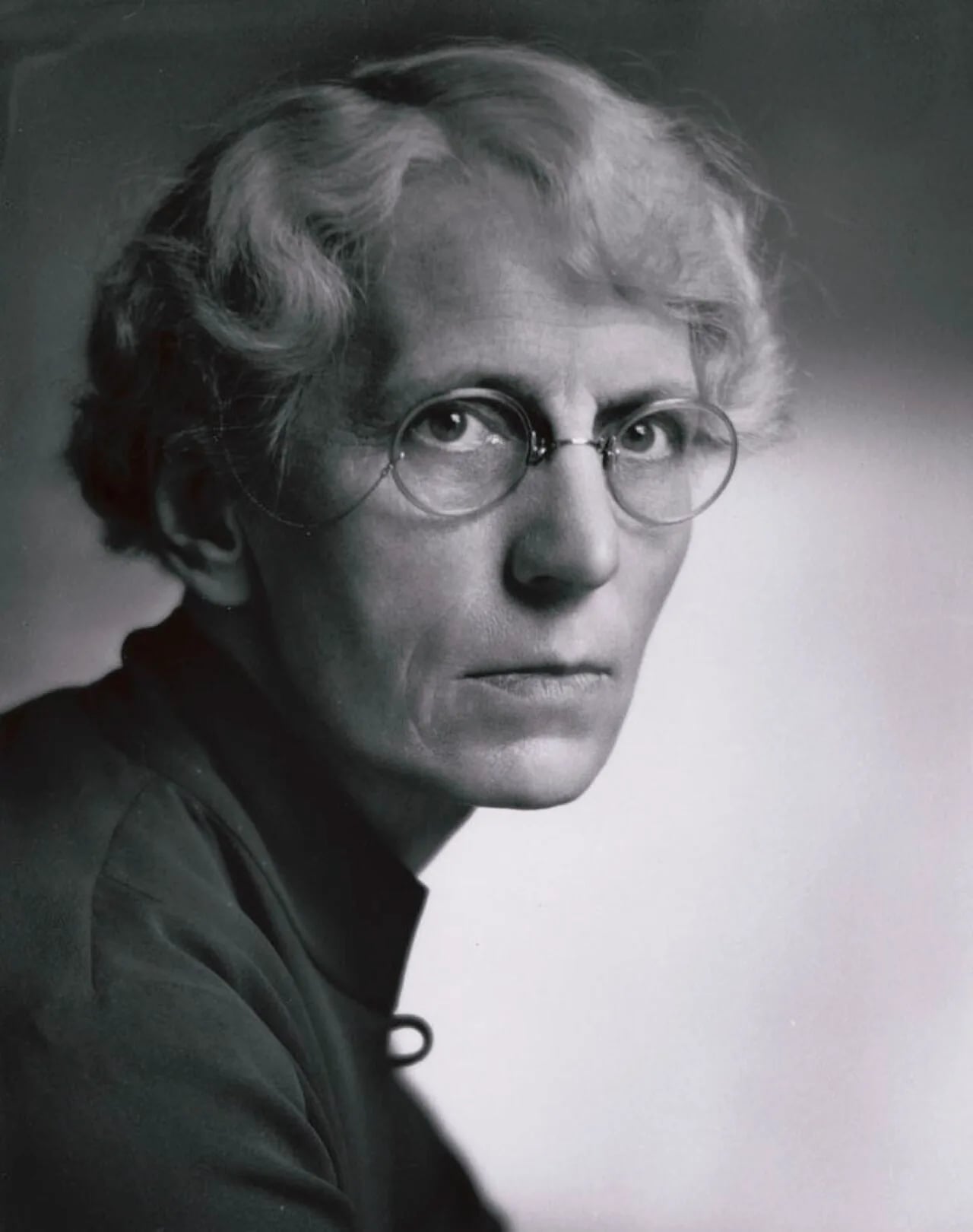 Portrait of Alice Wilson (1881–1964) – memorial page
