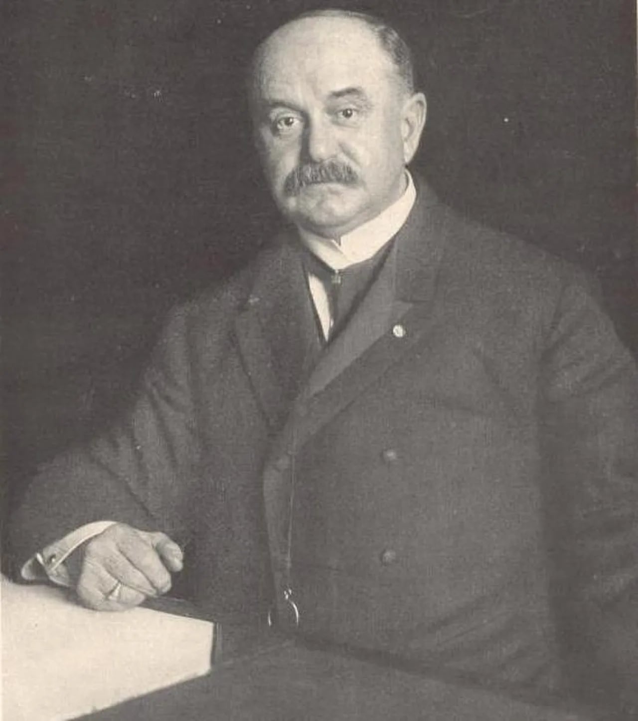 Portrait of Robert J. Wynne (1851–1922) – memorial page