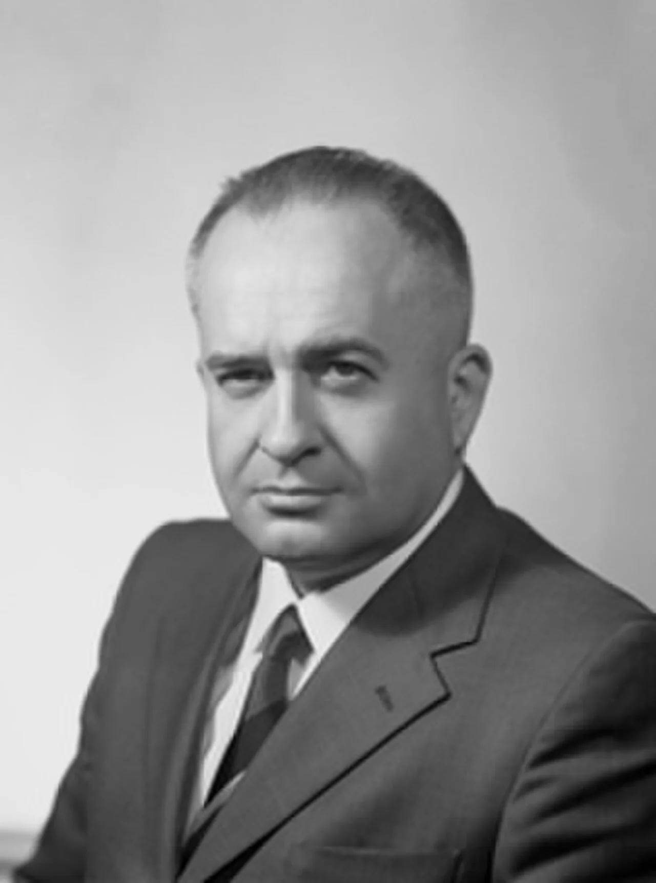 Porträt von Giorgio Pisanò (1924–1997) – Gedenkseite