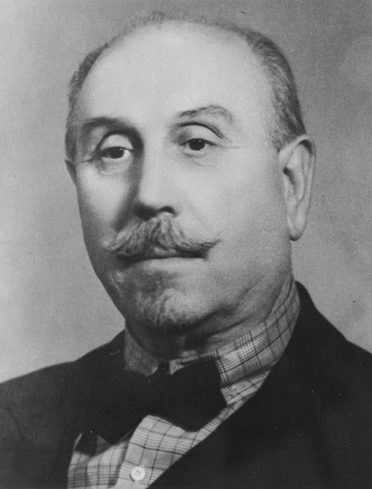 Portrait of Giovanni Baviera (1875–1963) – memorial page