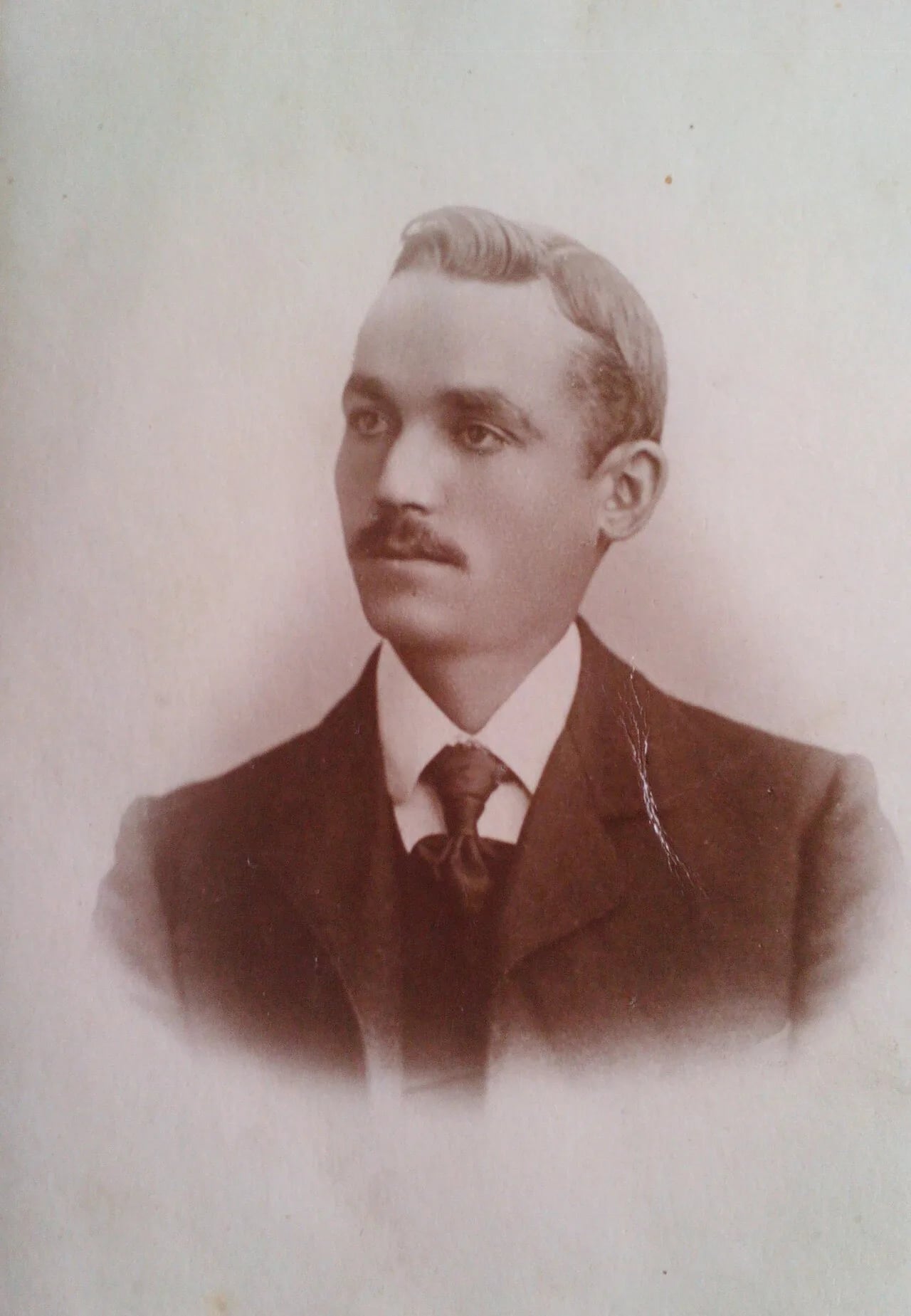 Porträt von Giulio Laureati (1877–1943) – Gedenkseite
