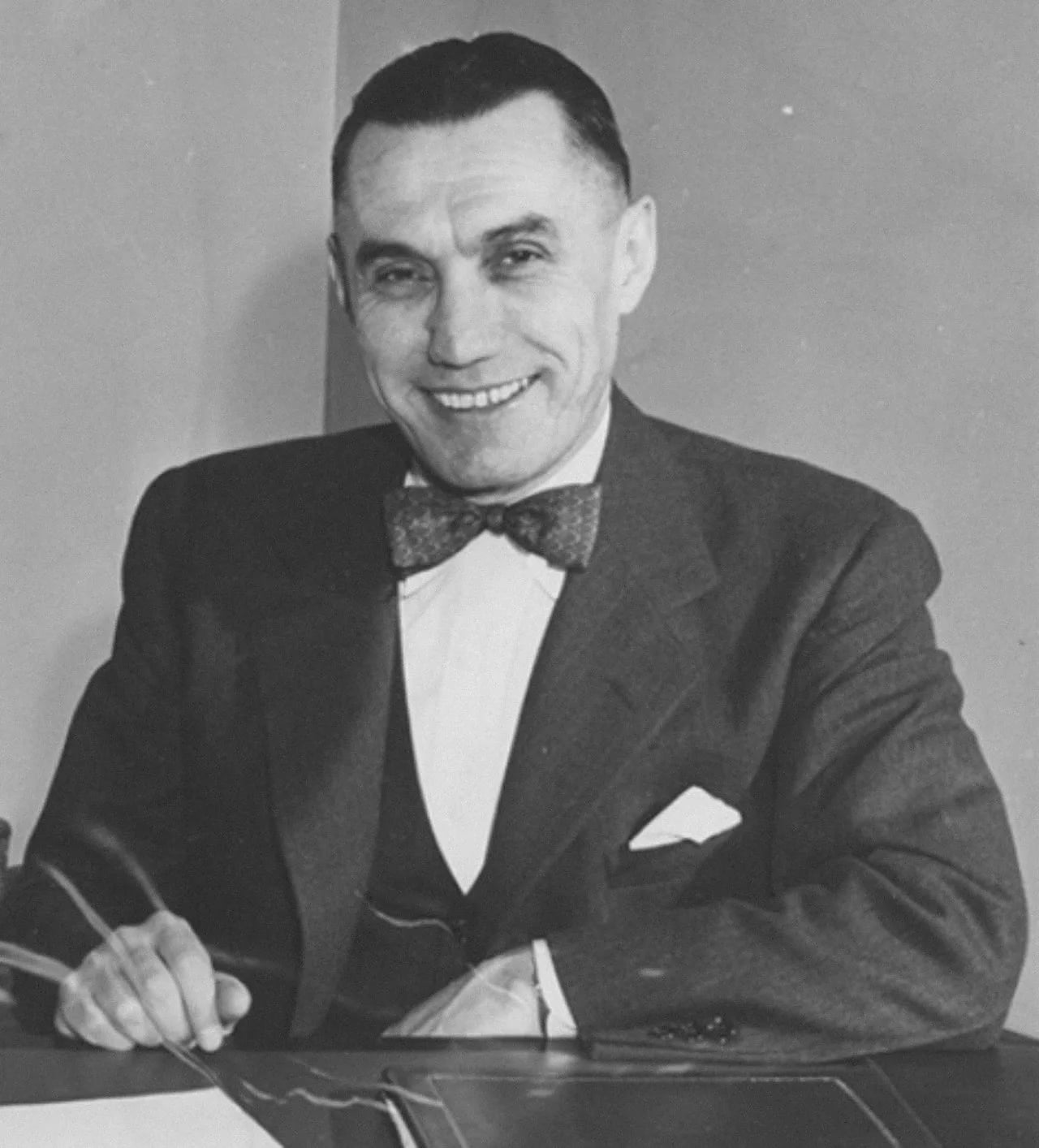 Portrait of J. Allen Frear (1903–1993) – memorial page