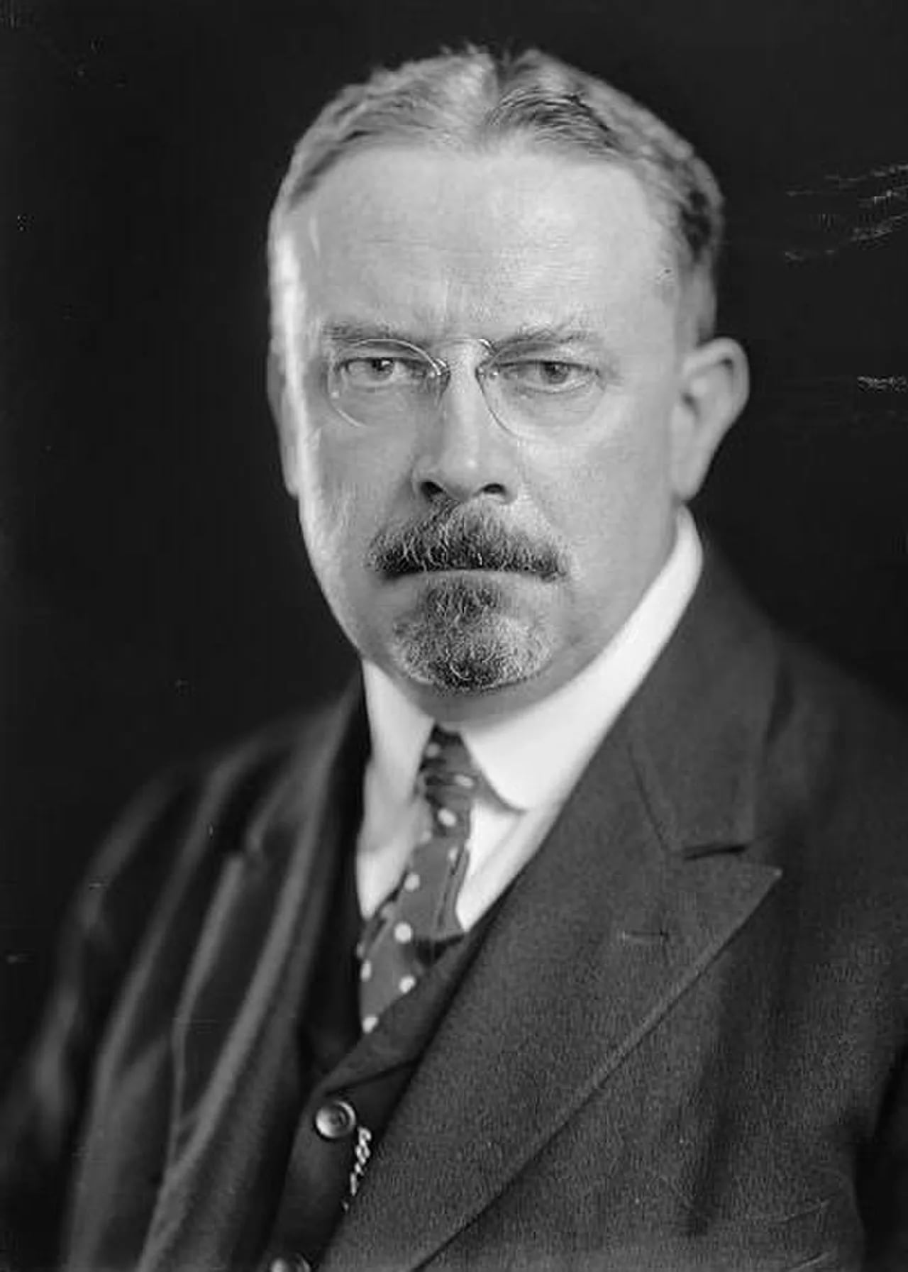 Portrait of John F. Carew (1873–1951) – memorial page