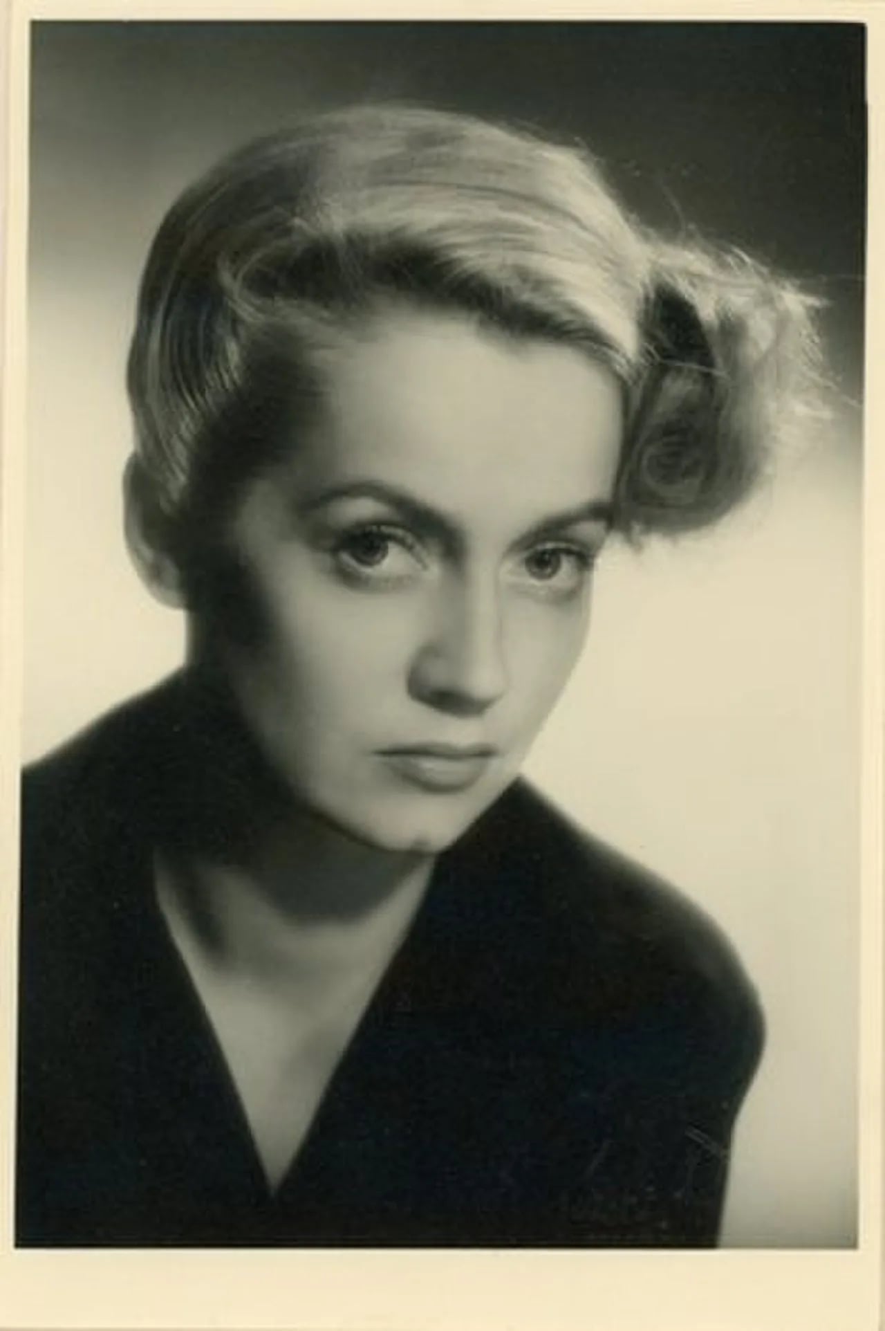 Portrait of Ritva Arvelo (1921–2013) – memorial page