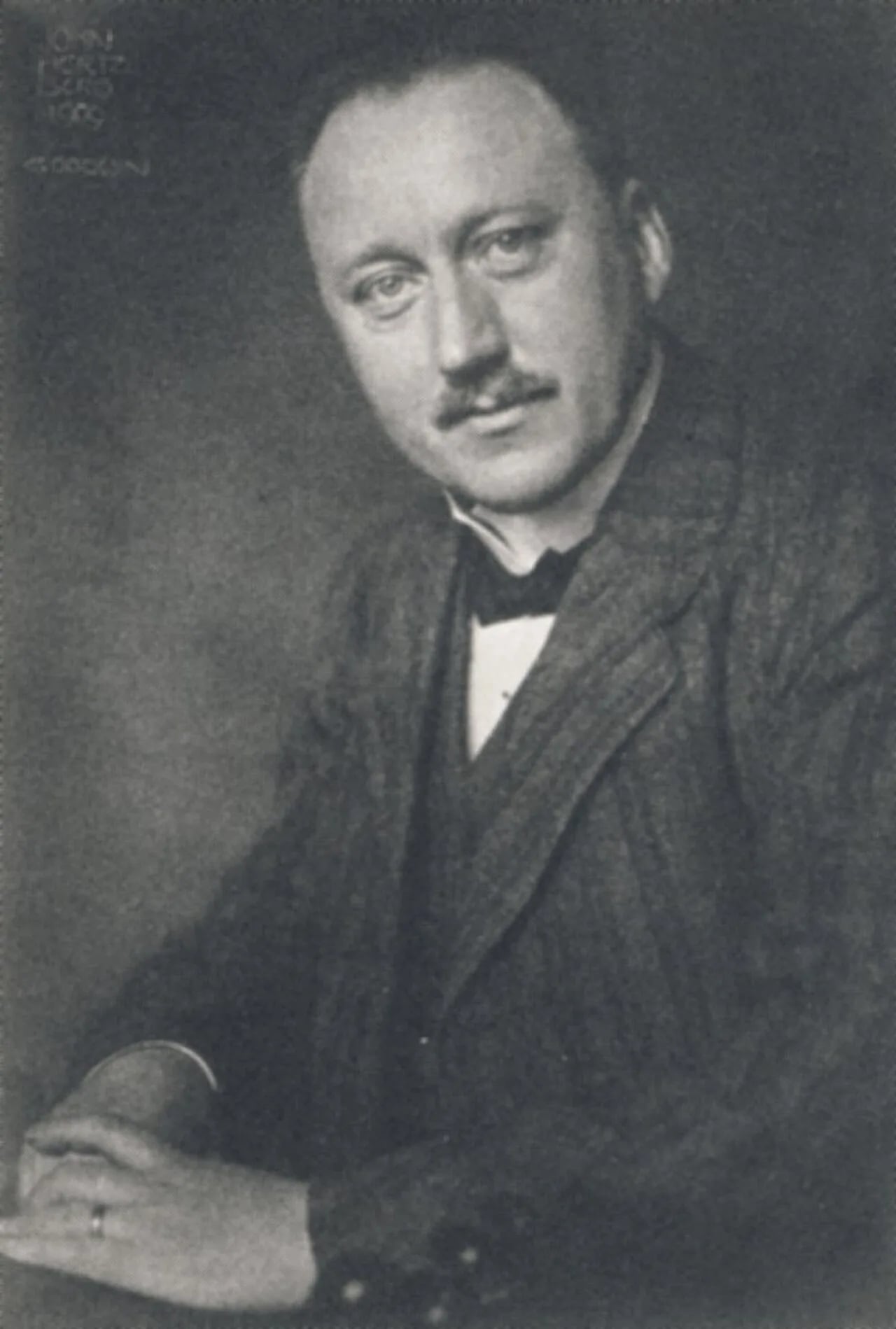 Porträt von John Hertzberg (1871–1935) – Gedenkseite