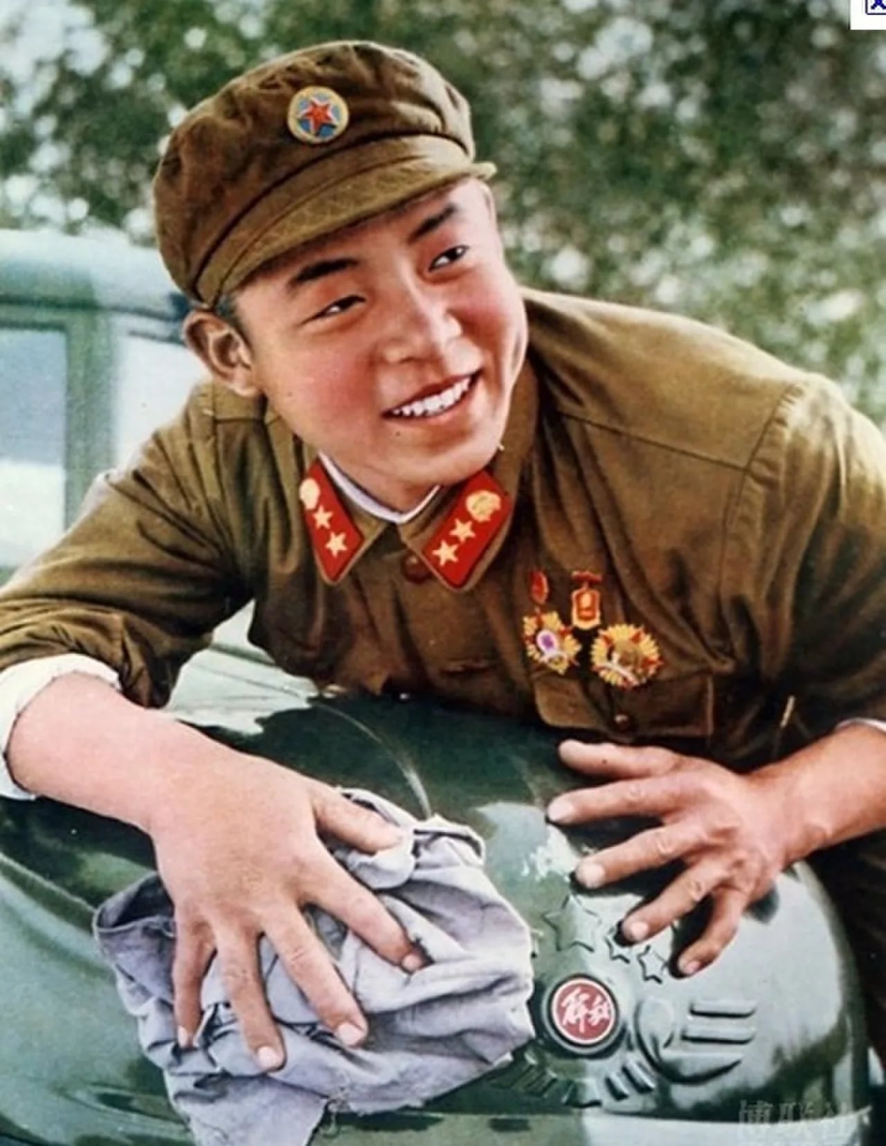 Porträt von Lei Feng (1940–1962) – Gedenkseite