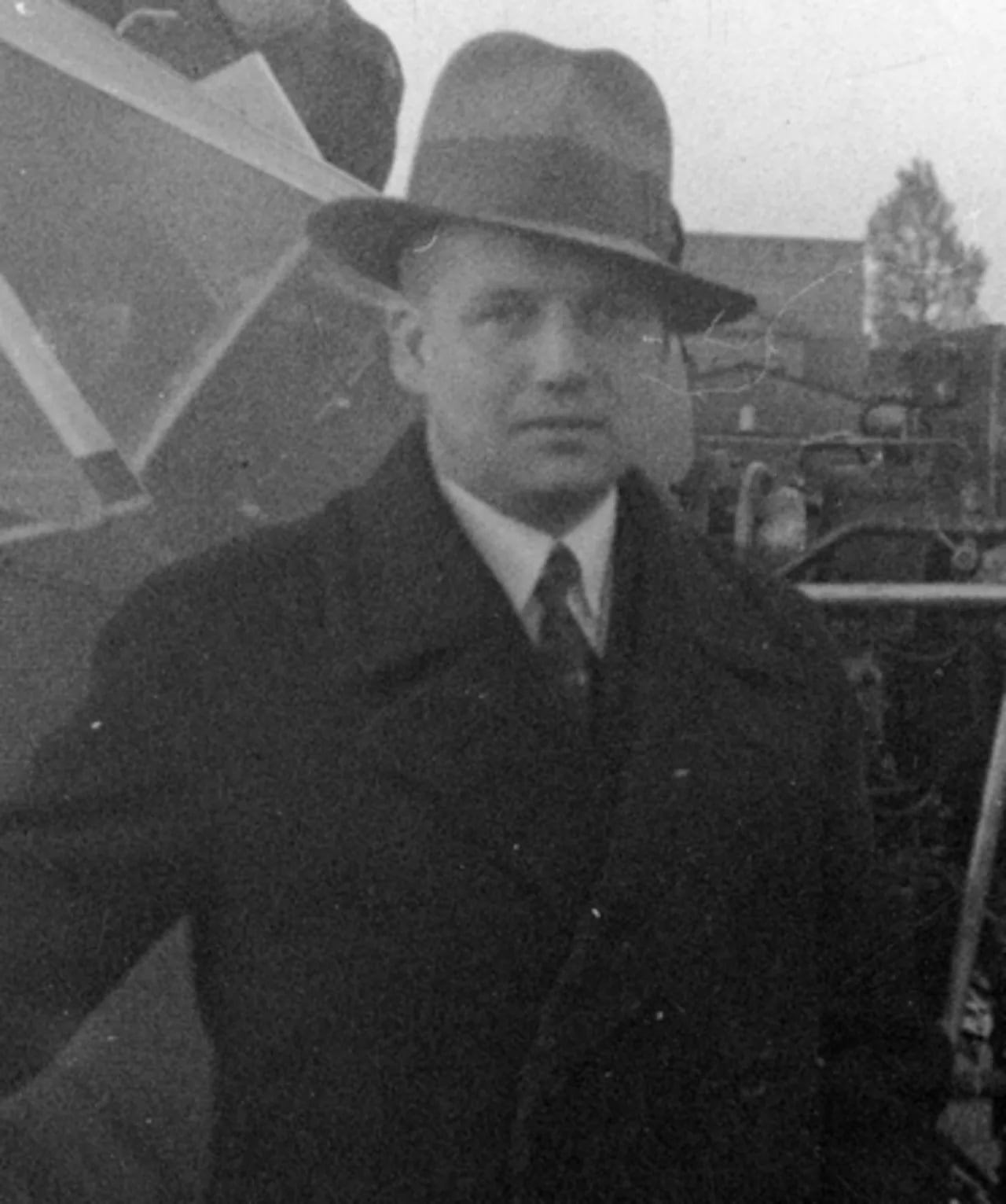 Portrait of Jerzy Dąbrowski (1899–1967) – memorial page