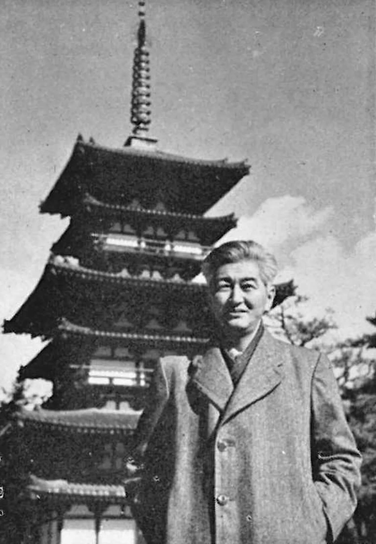 Portrait of Kamei Katsuichirō (1907–1966) – memorial page