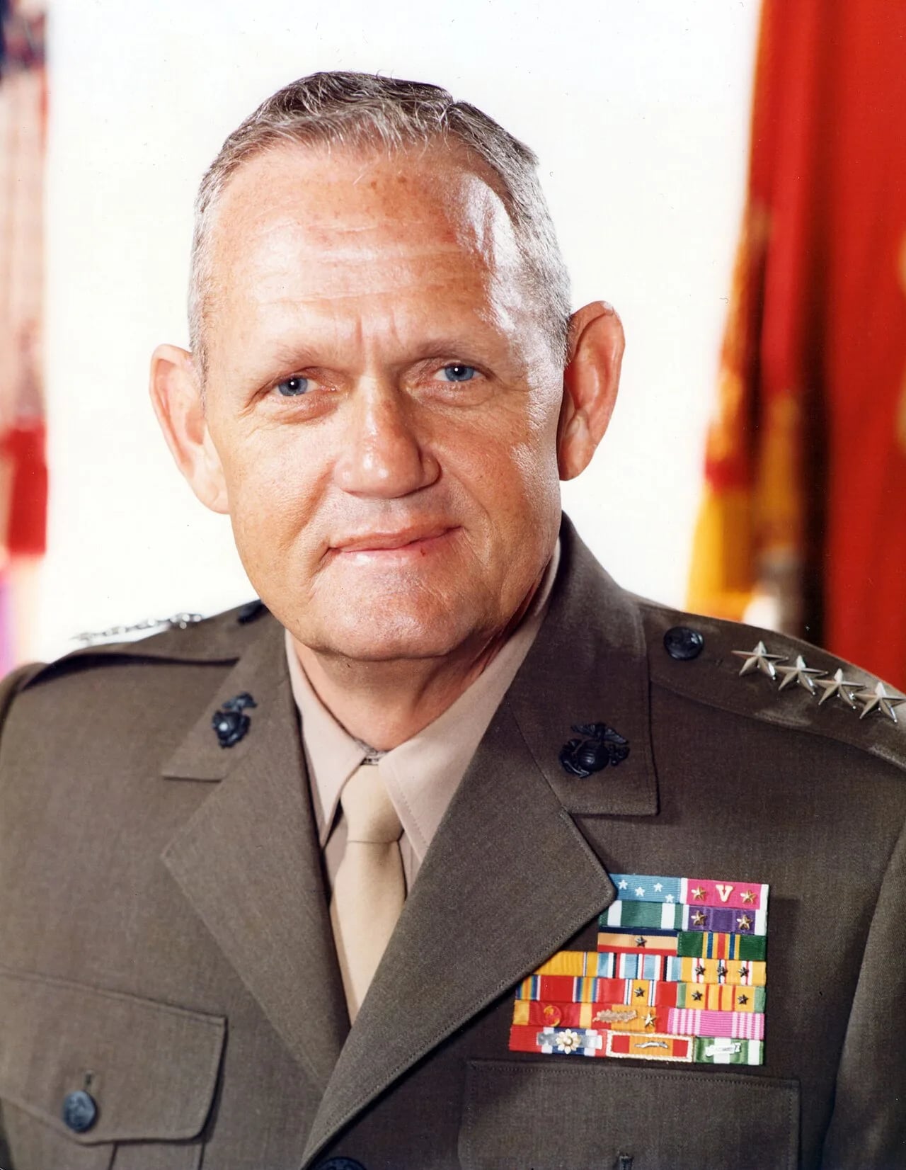 Porträt von Louis H. Wilson (1920–2005) – Gedenkseite