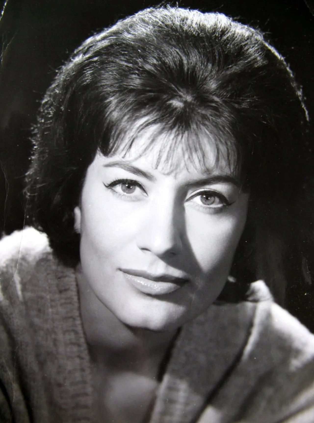 Portrait of Laura Villa (1930–2012) – memorial page