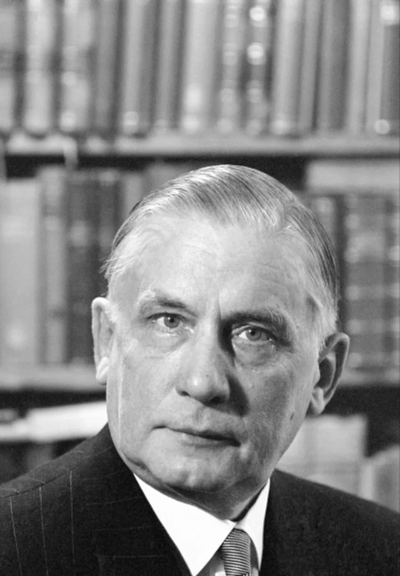 Portrait of Edwin Linkomies (1894–1963) – memorial page