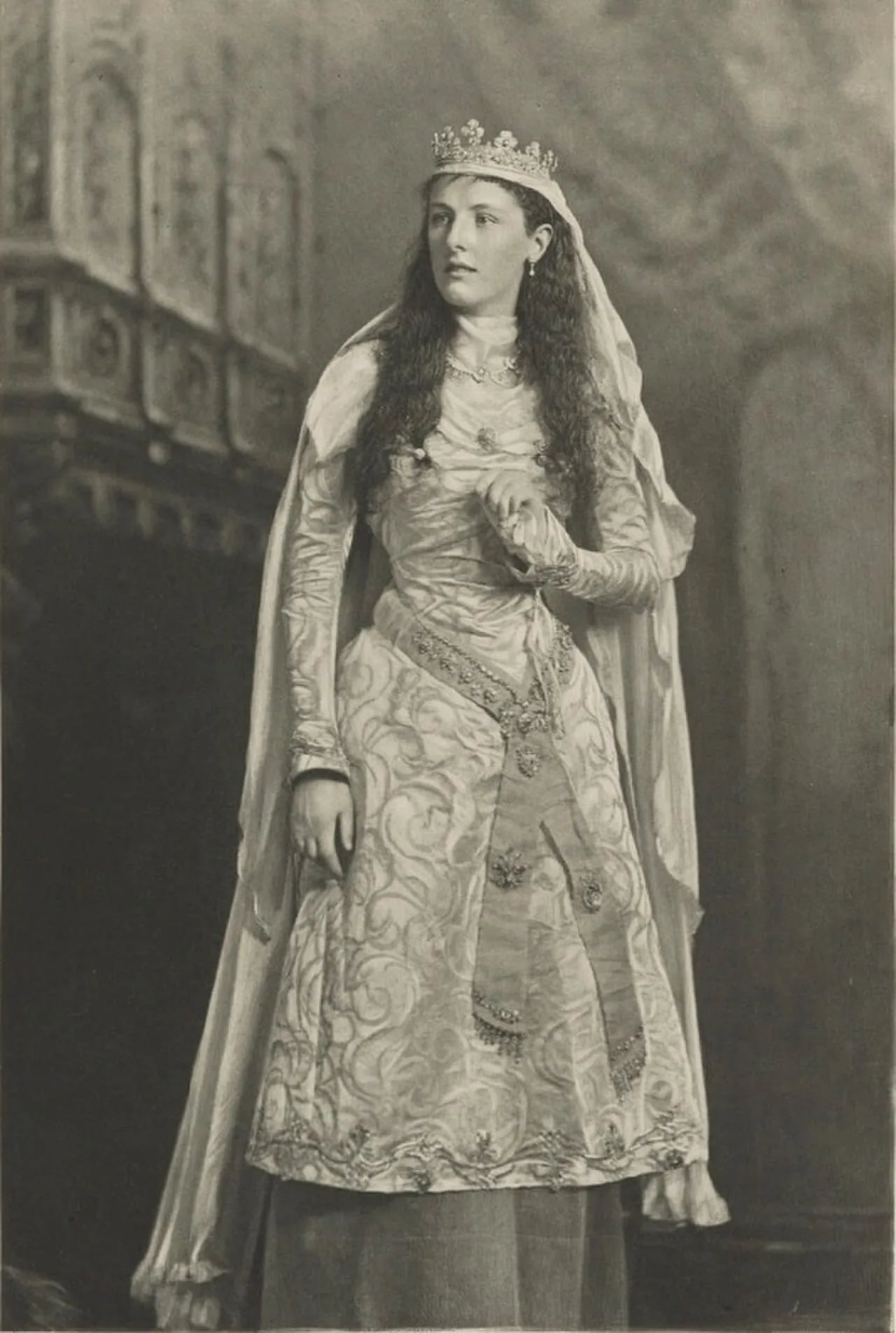 Portrait of Margaret Russell (1874–1957) – memorial page