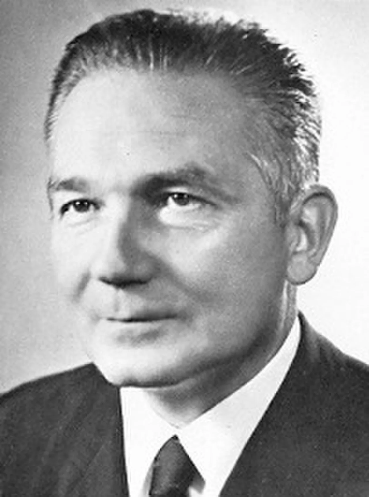 Porträt von Mario Ferrari Aggradi (1916–1997) – Gedenkseite