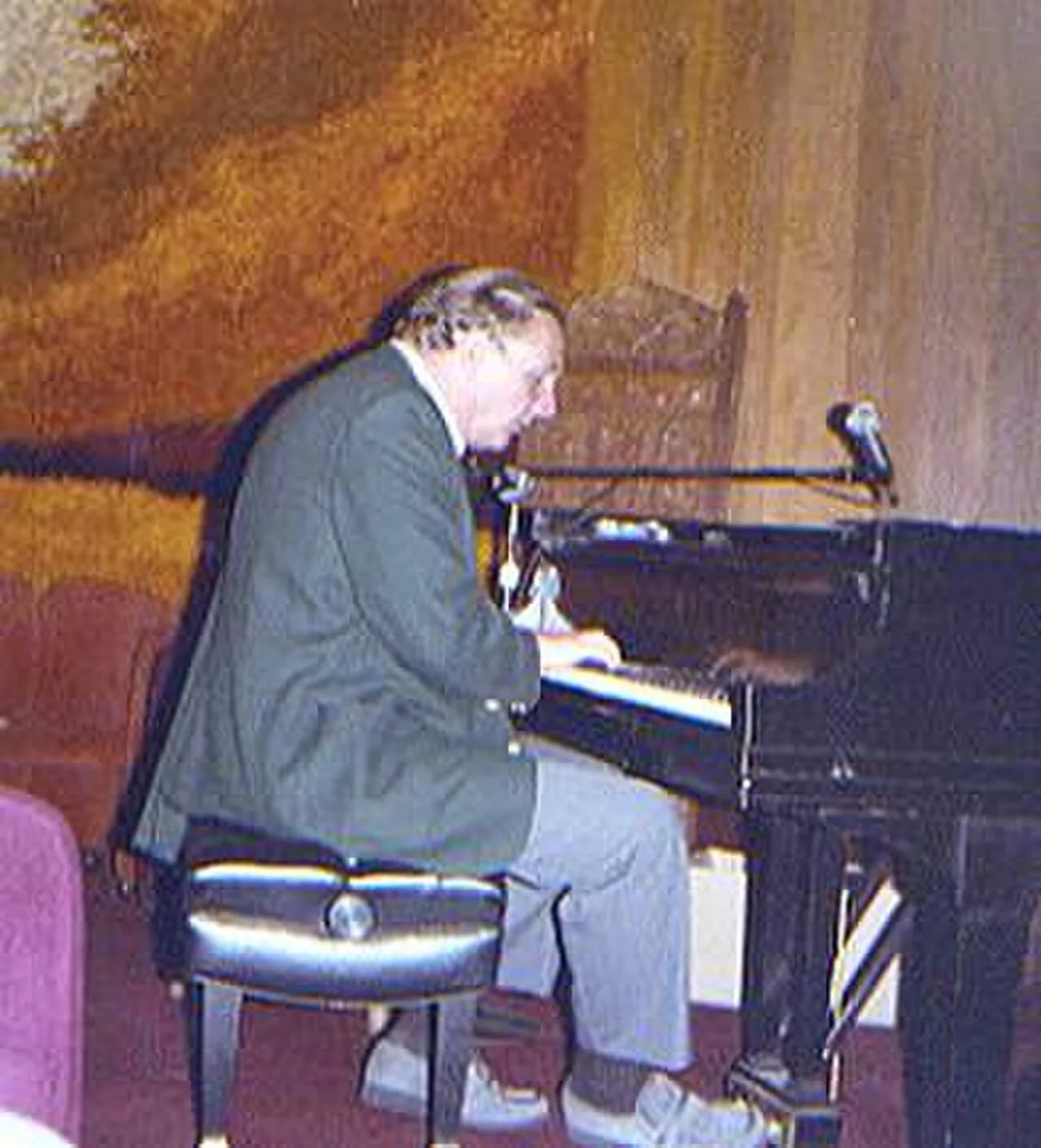 Porträt von Dave McKenna (1930–2008) – Gedenkseite