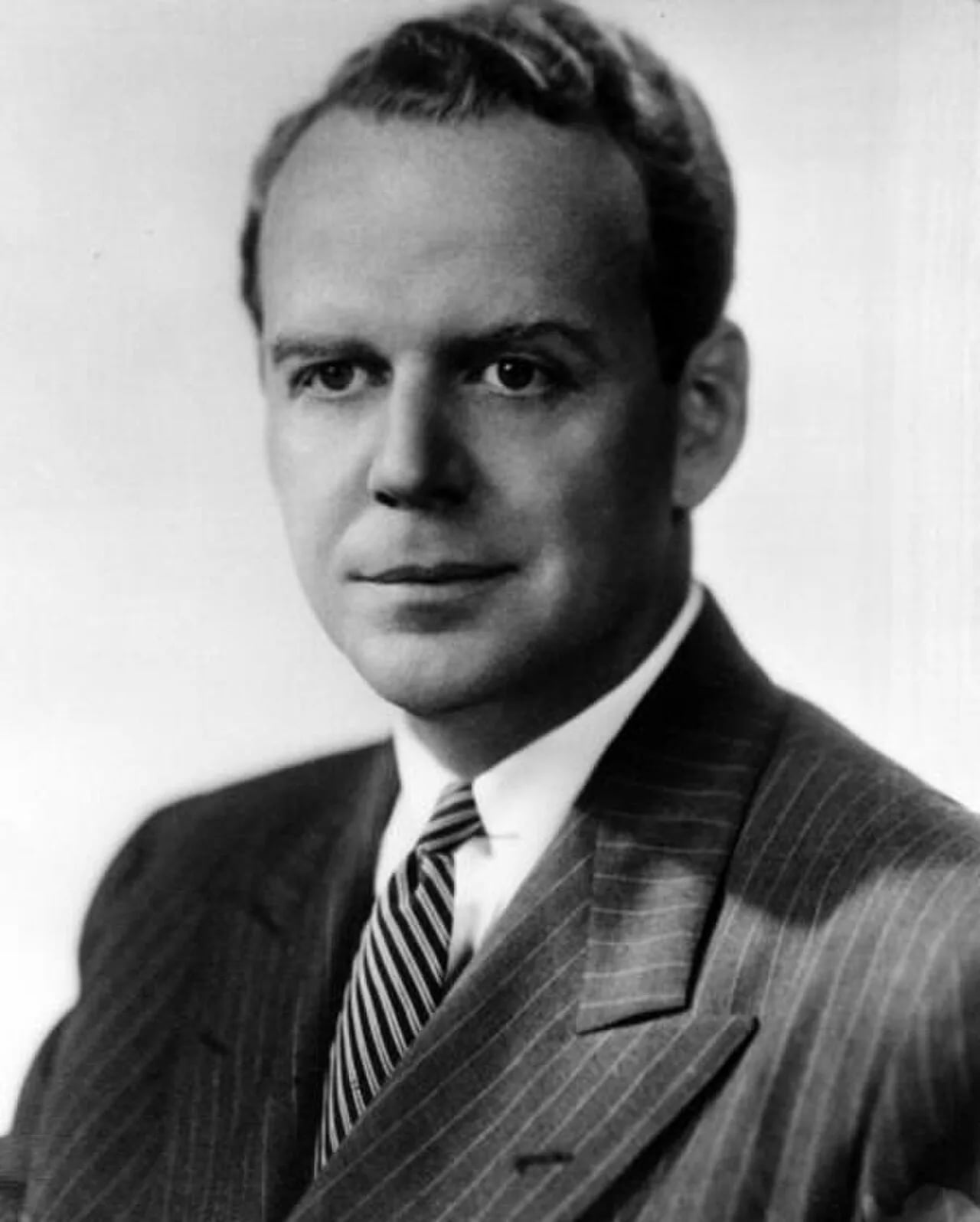 Portrait of Clark M. Clifford (1906–1998) – memorial page