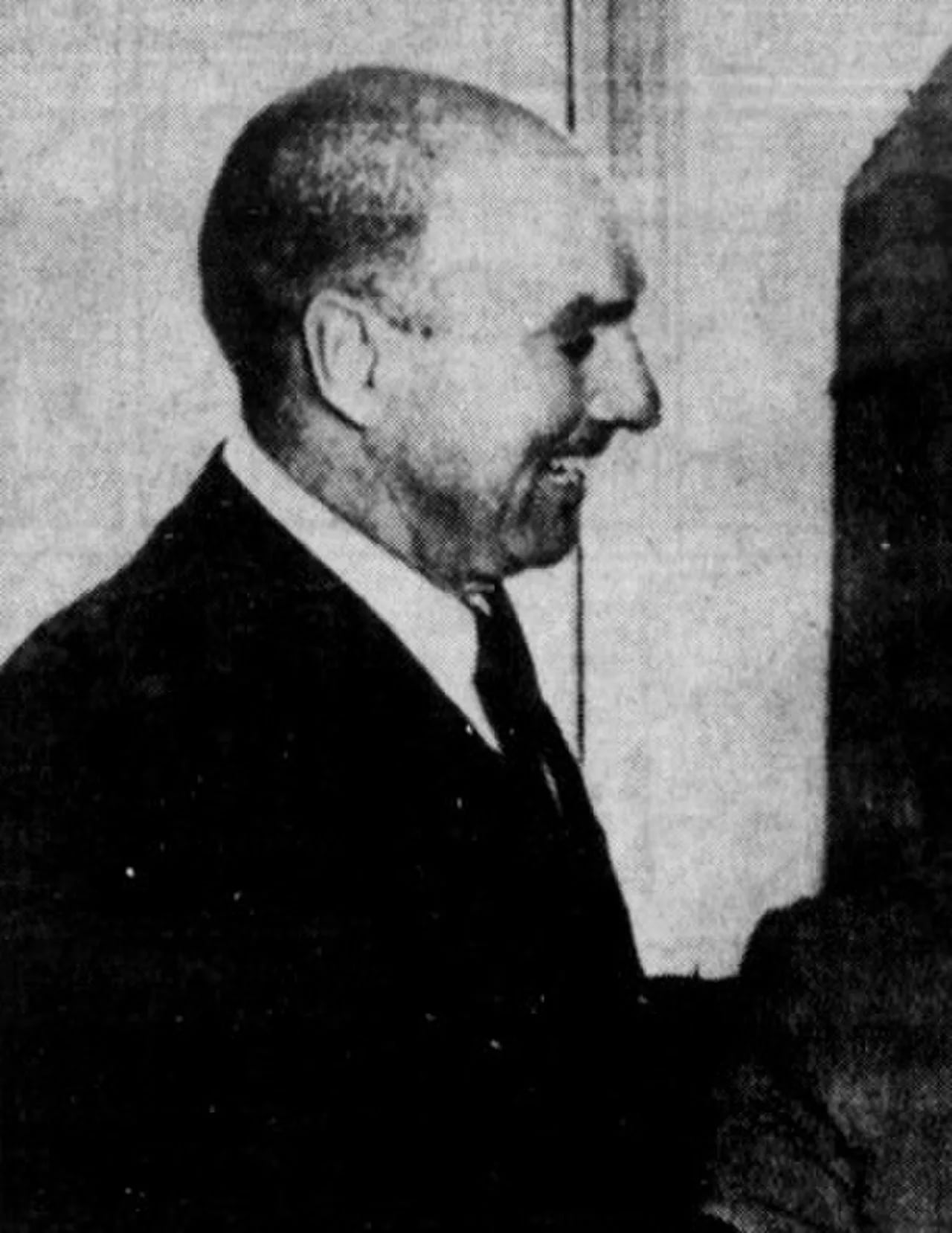Portrait of Alex Hannum (1923–2002) – memorial page
