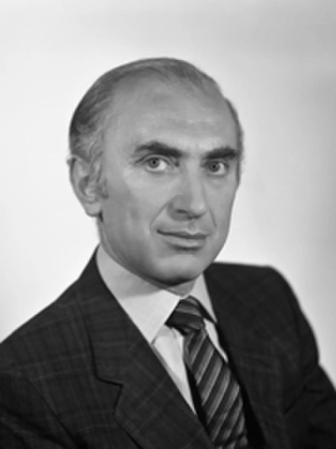 Portrait of Nicolò Lipari (1934–2024) – memorial page