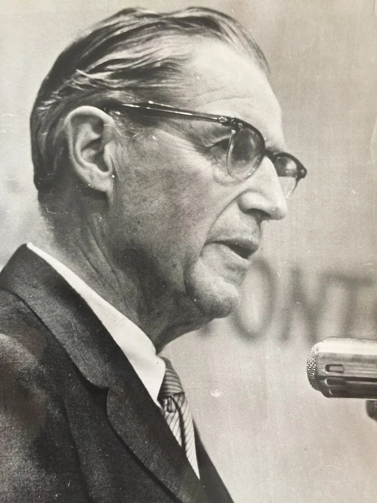 Porträt von Robert Elton Brooker (1905–2001) – Gedenkseite