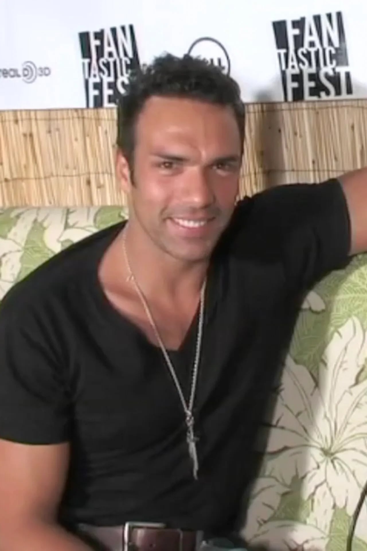 Portrait of Darren Shahlavi (1972–2015) – memorial page