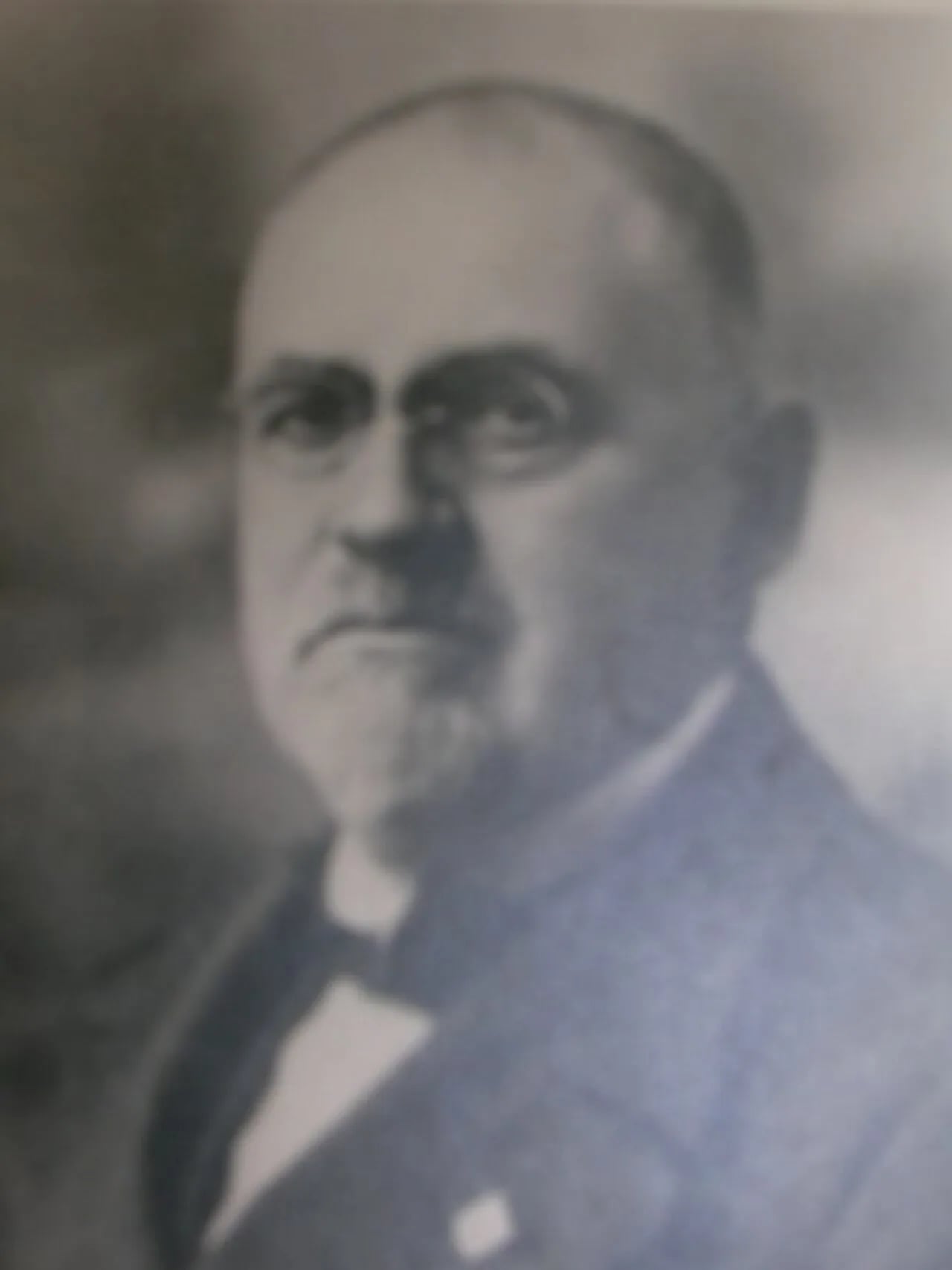 Portrait of Quintilio Perini (1865–1942) – memorial page