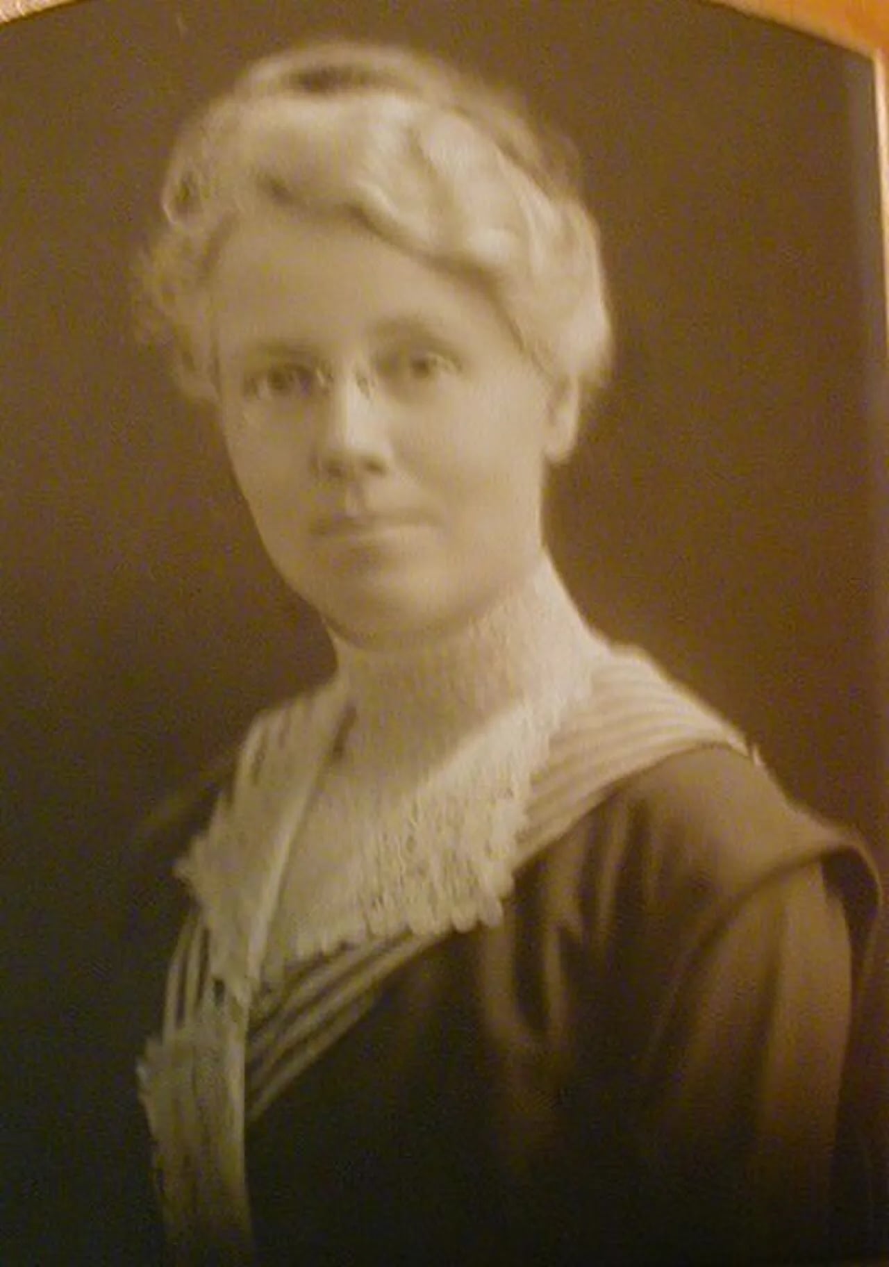 Portrait of Belle Wood-Comstock (1880–1961) – memorial page