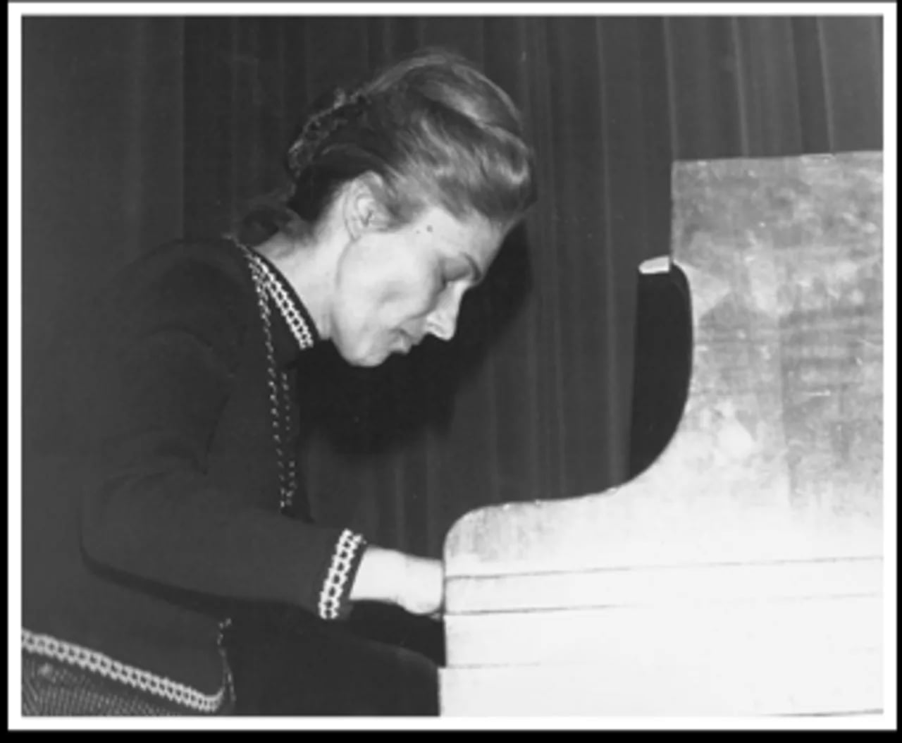 Portrait of Renata Zatti (1932–2003) – memorial page