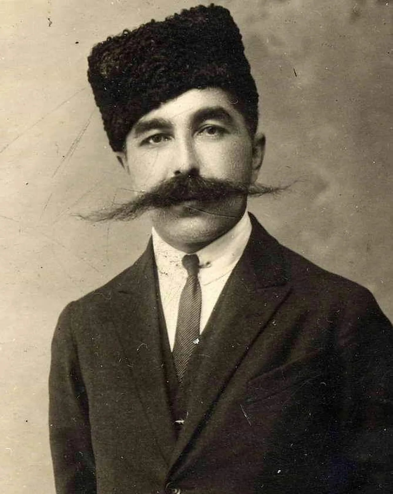 Porträt von Pşımaho Kotse (1884–1962) – Gedenkseite