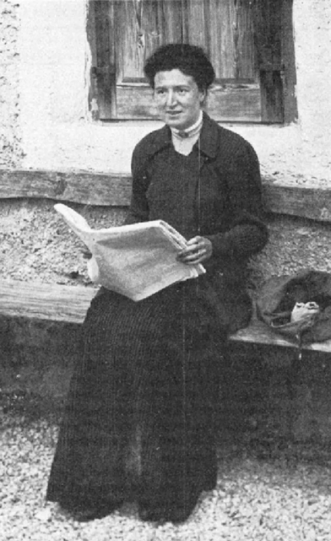 Portrait of Agnes Arber (1879–1960) – memorial page