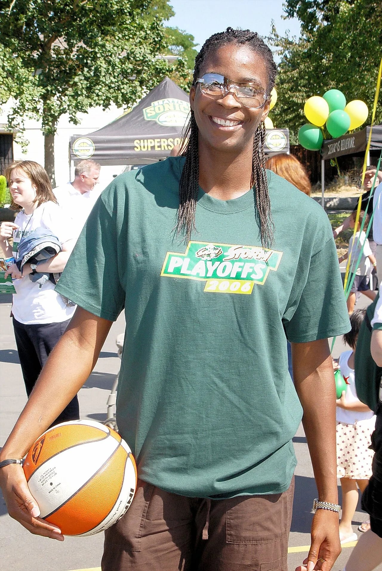 Portrait of Simone Edwards (1973–2023) – memorial page
