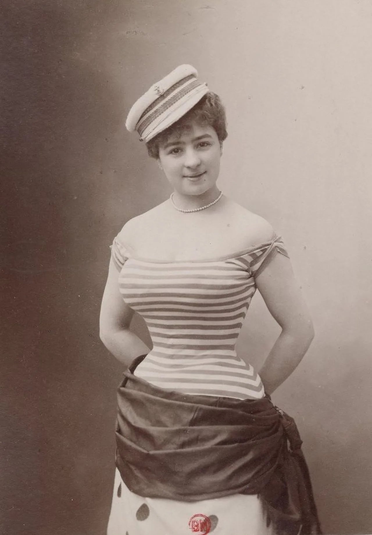 Porträt von Suzanne Elven (1865–1906) – Gedenkseite