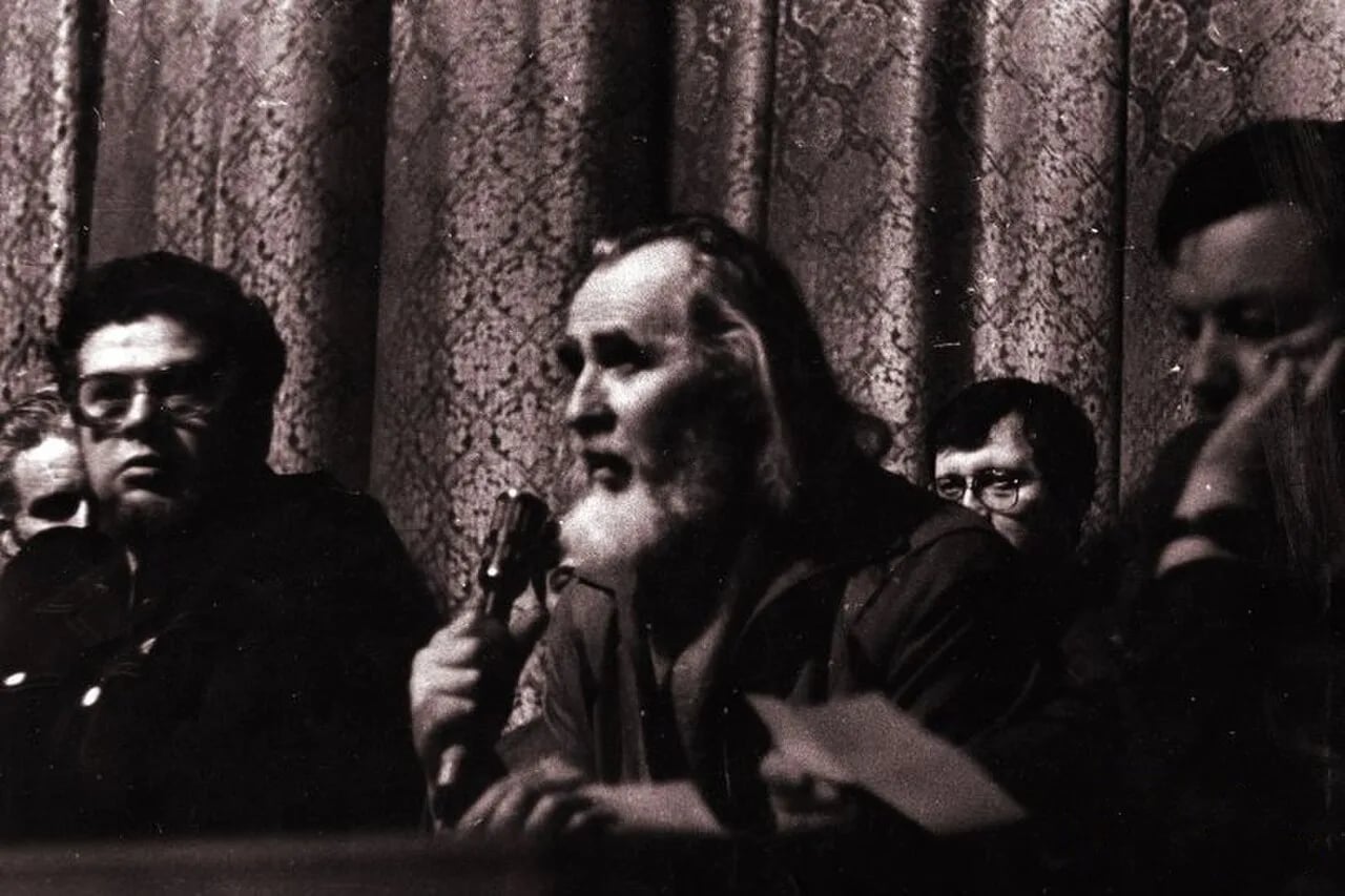 Porträt von Oles Berdnyk (1926–2003) – Gedenkseite