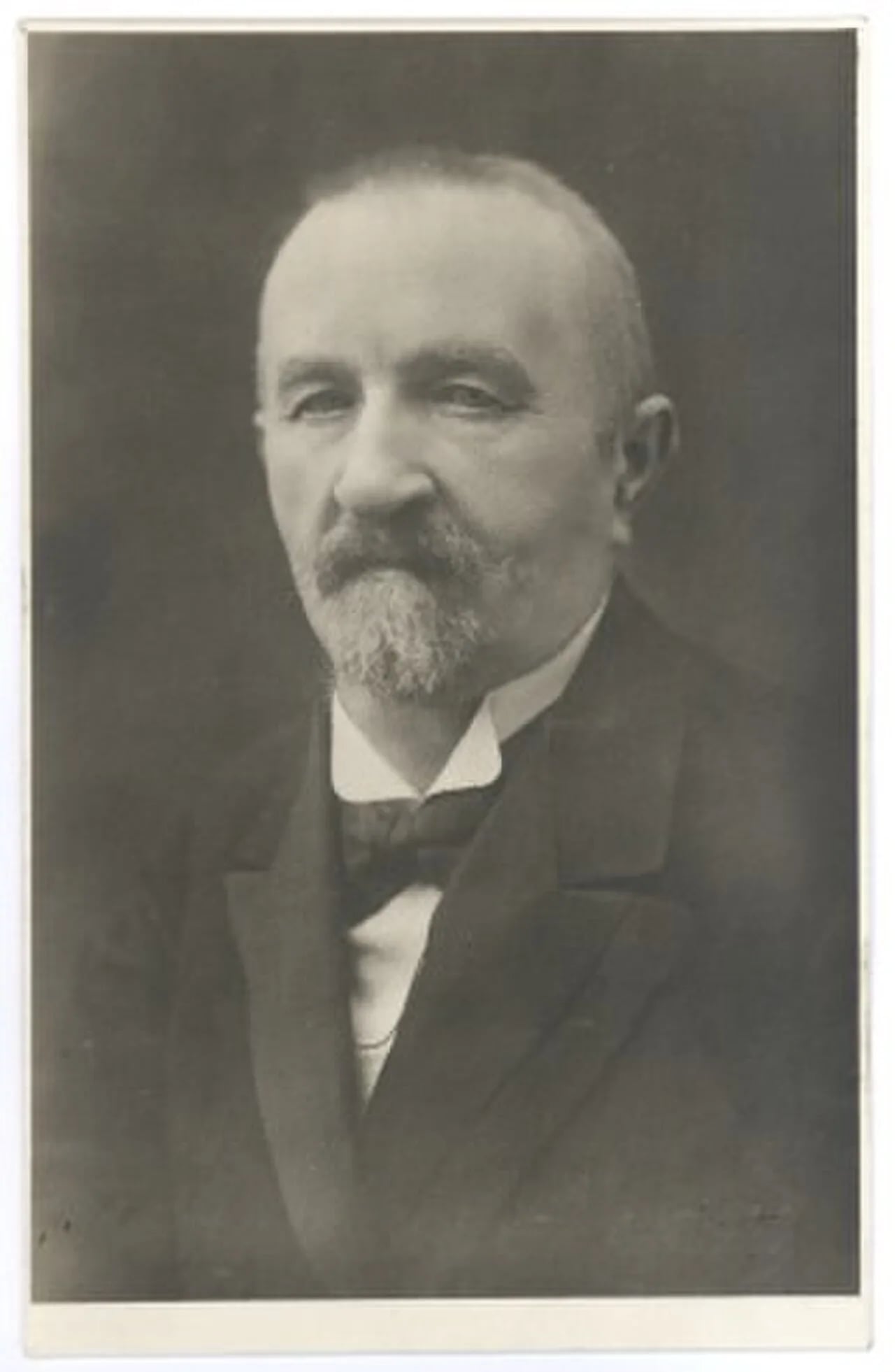 Portrait of Eduard Christoph Berendts (1860–1930) – memorial page