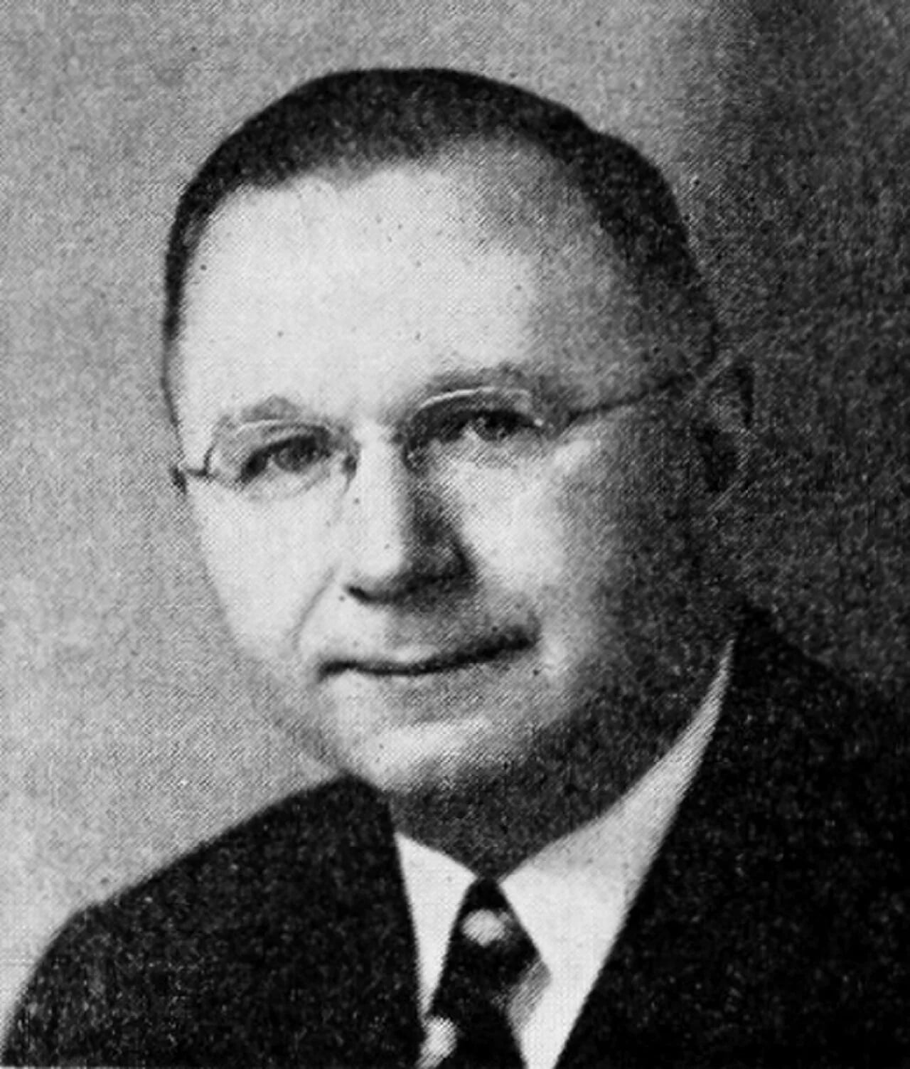 Portrait of William L. McGrath (1894–1975) – memorial page
