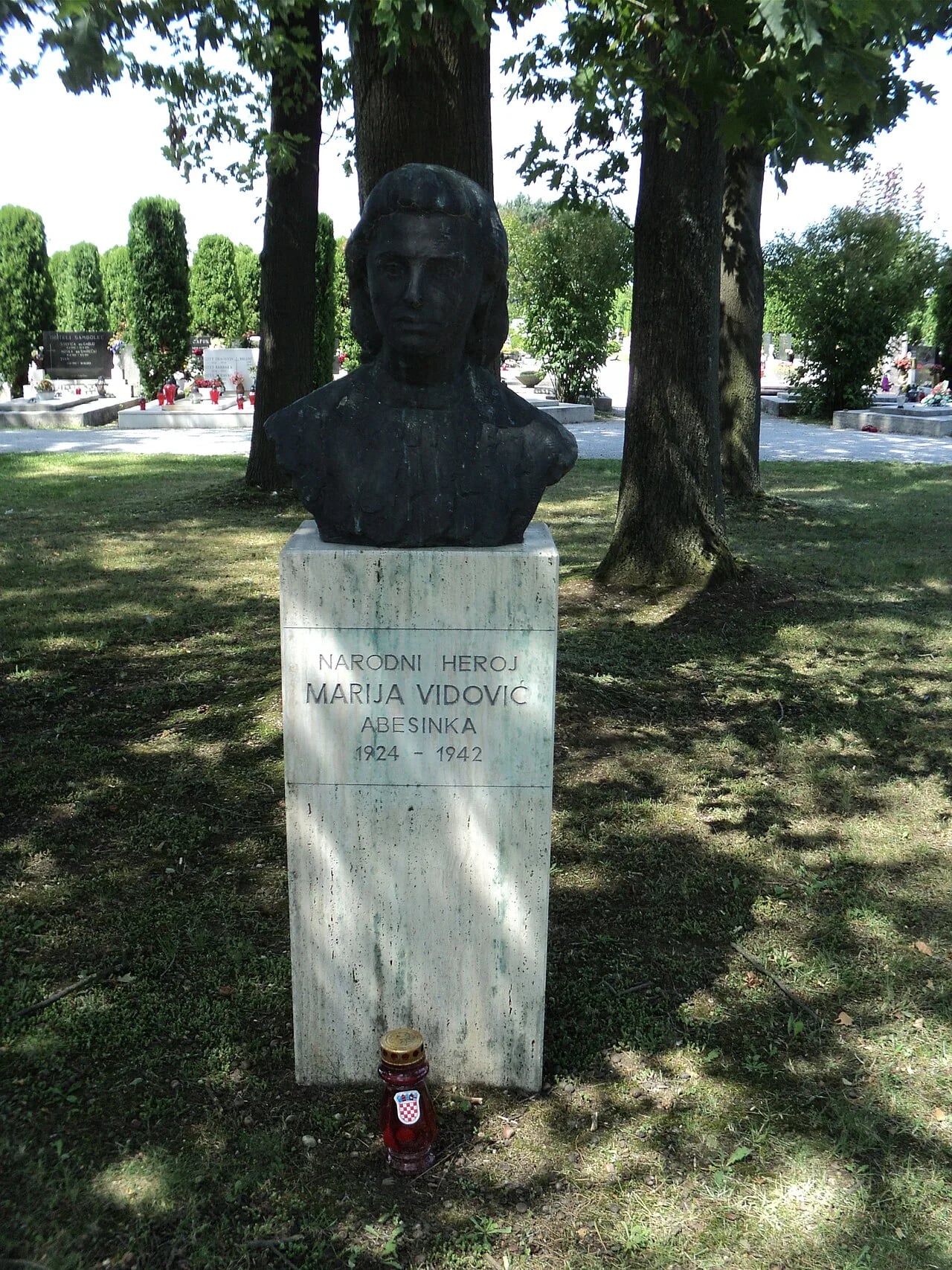Portrait of Marija Vidović Abesinka (1924–1942) – memorial page