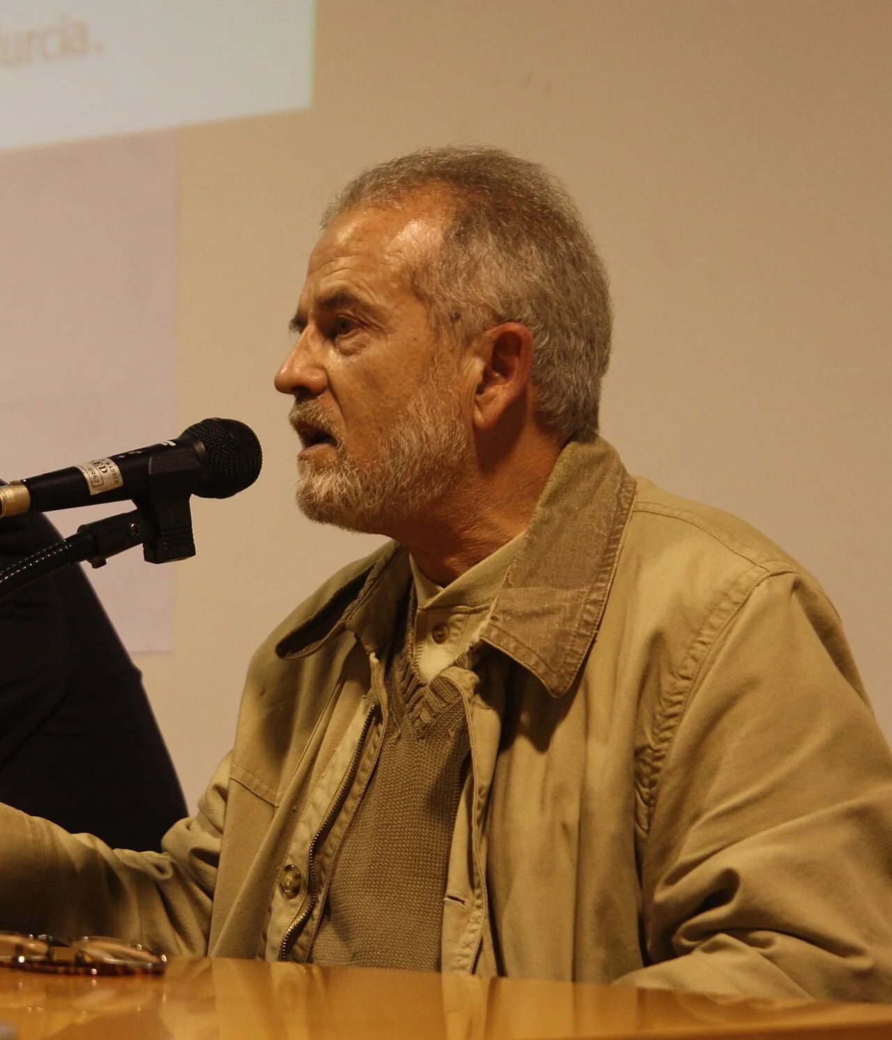 Porträt von Mansur Escudero (1947–2010) – Gedenkseite
