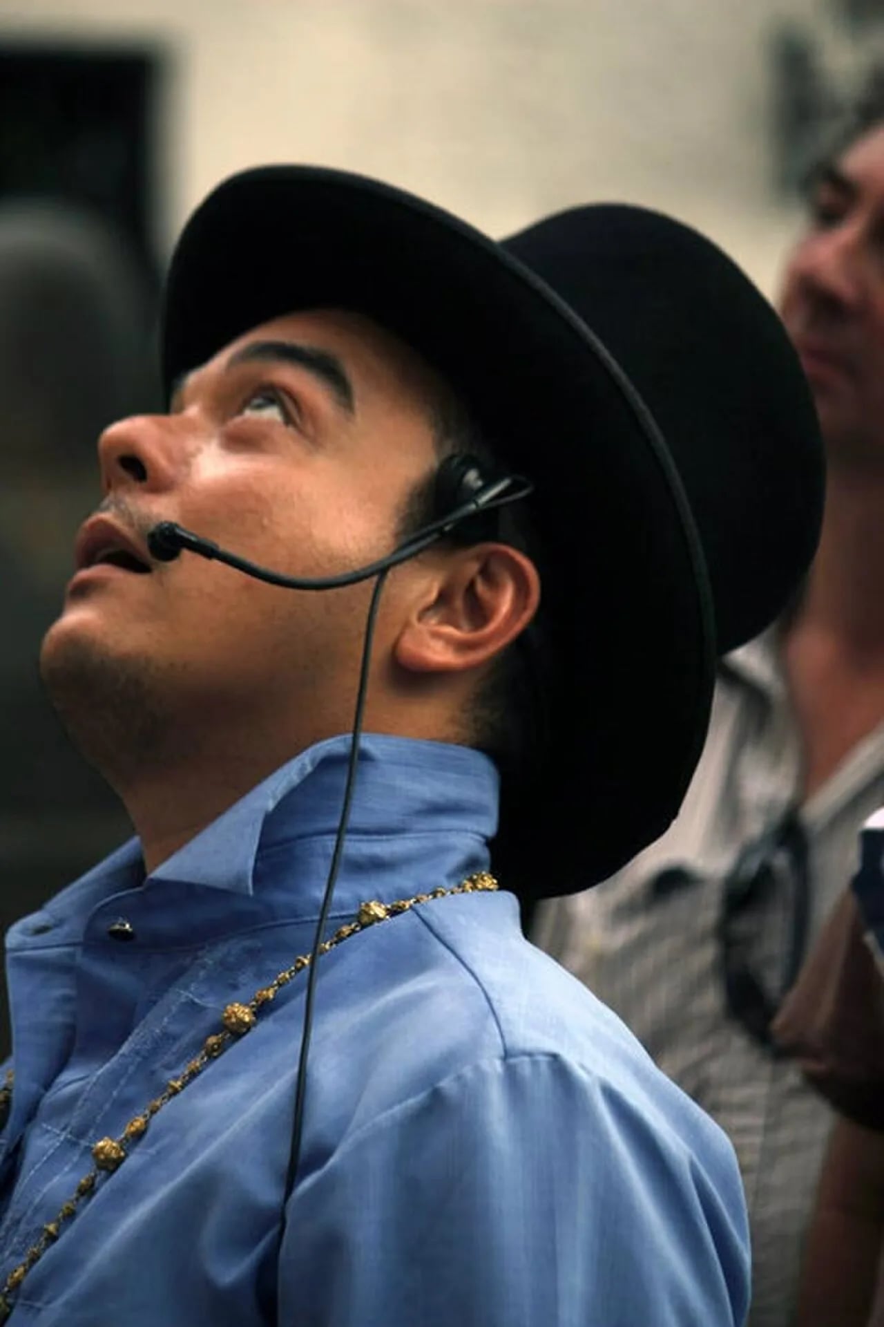 Porträt von Carlos Celdran (1972–2019) – Gedenkseite