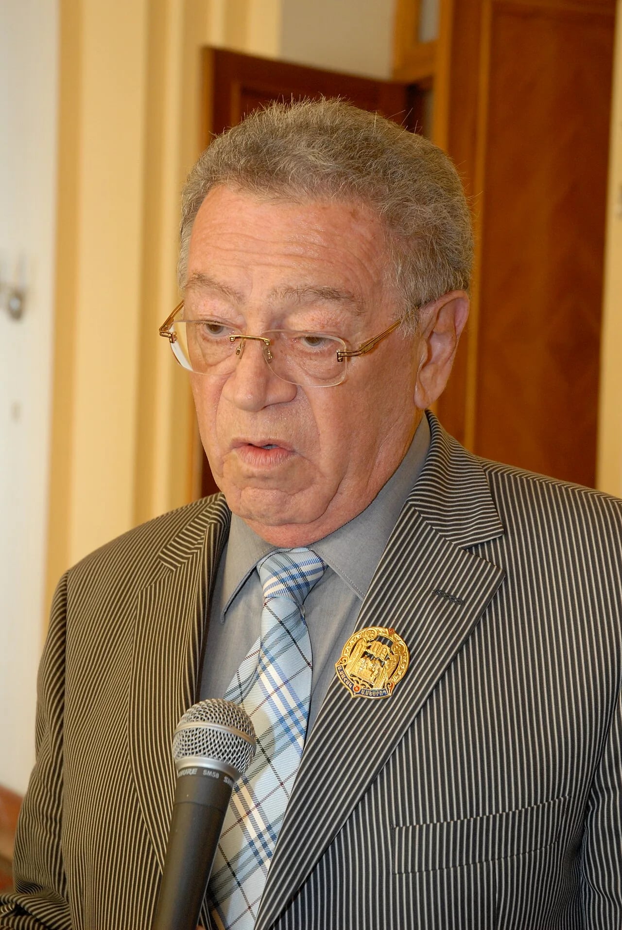 Portrait of Emil Gabrielian (1931–2010) – memorial page