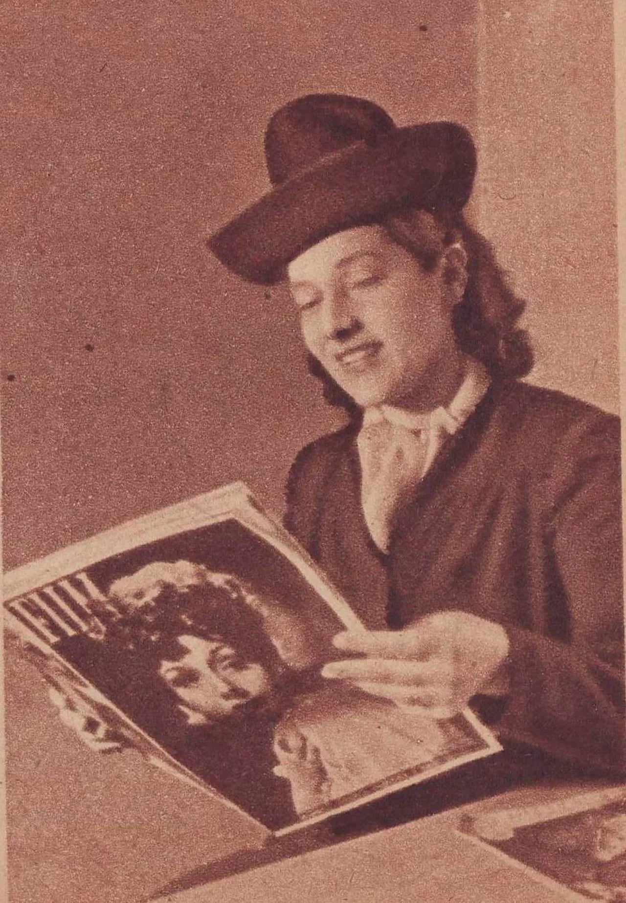 Portrait of Helena Grossówna (1904–1994) – memorial page