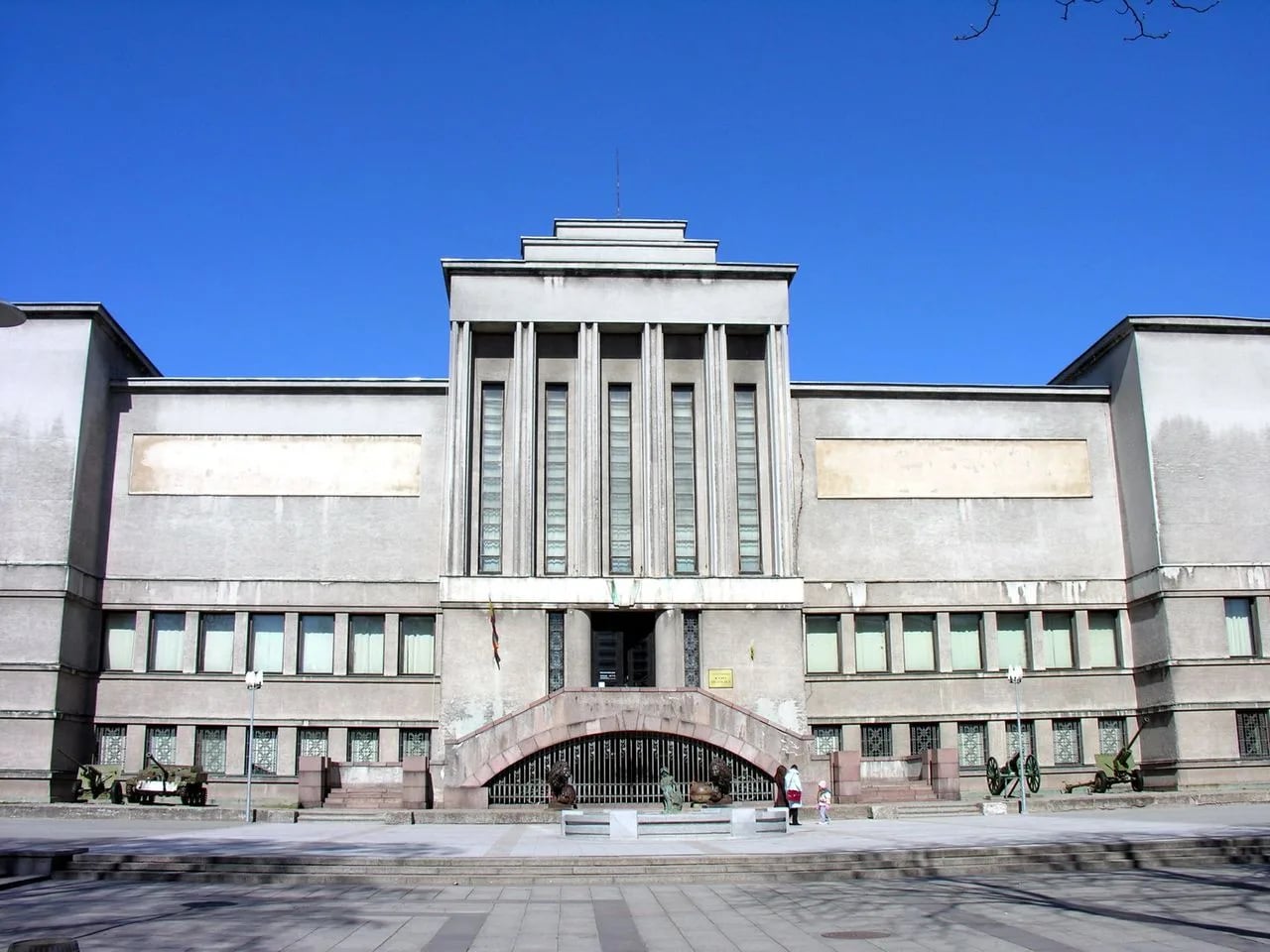 Porträt von Vladimiras Dubeneckis (1888–1932) – Gedenkseite