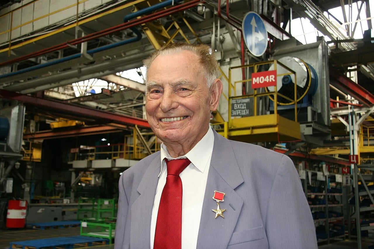 Portrait of Alexander Alexandrowitsch Jeschewski (1915–2017) – memorial page