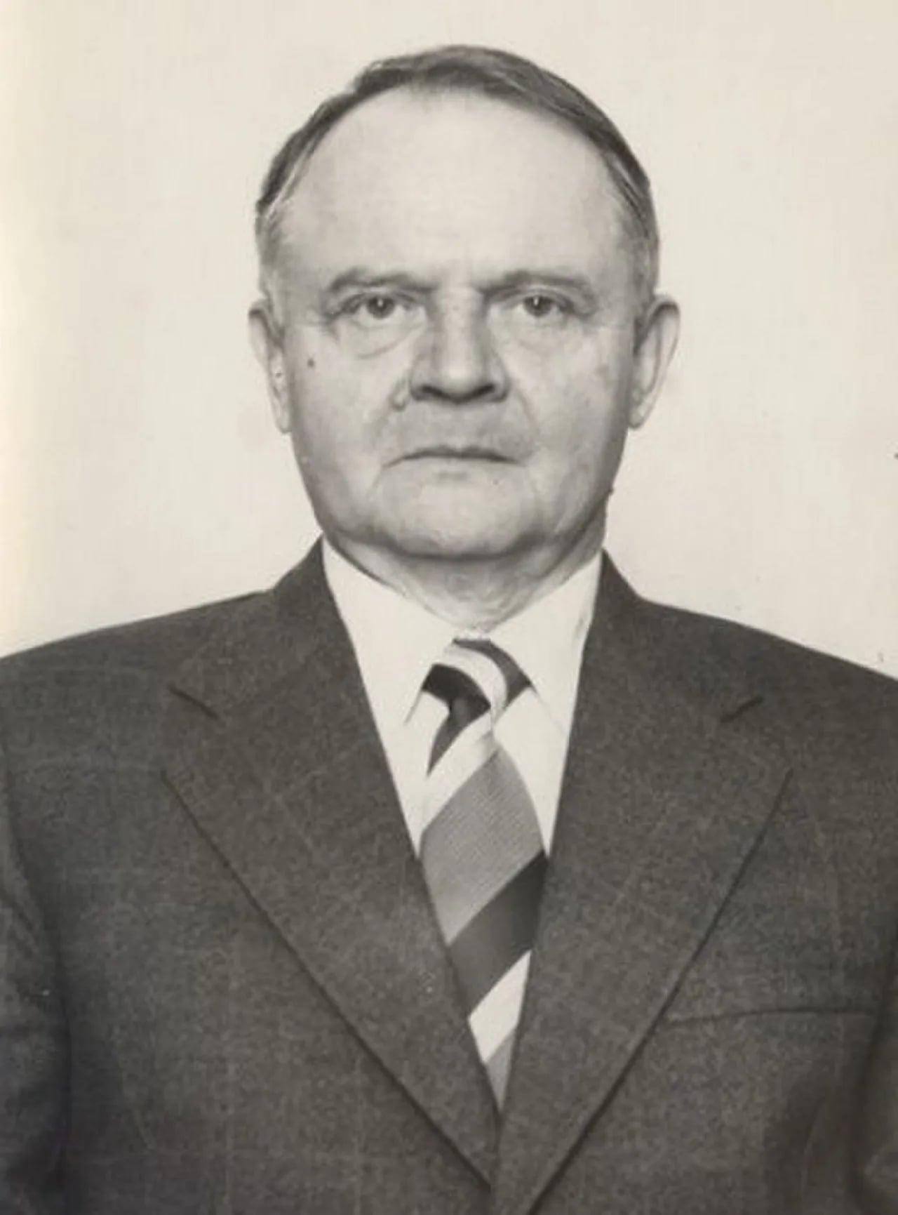 Porträt von Juri Andrejewitsch Schdanow (1919–2006) – Gedenkseite