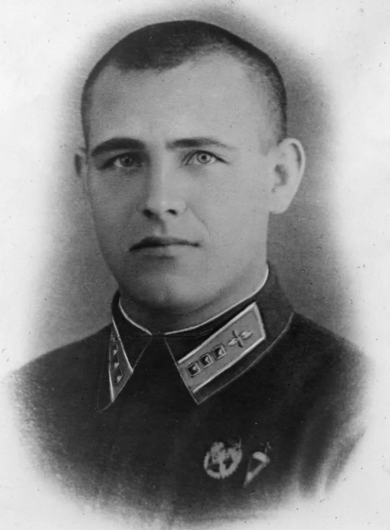 Porträt von Michail Petrowitsch Schukow (1917–1943) – Gedenkseite