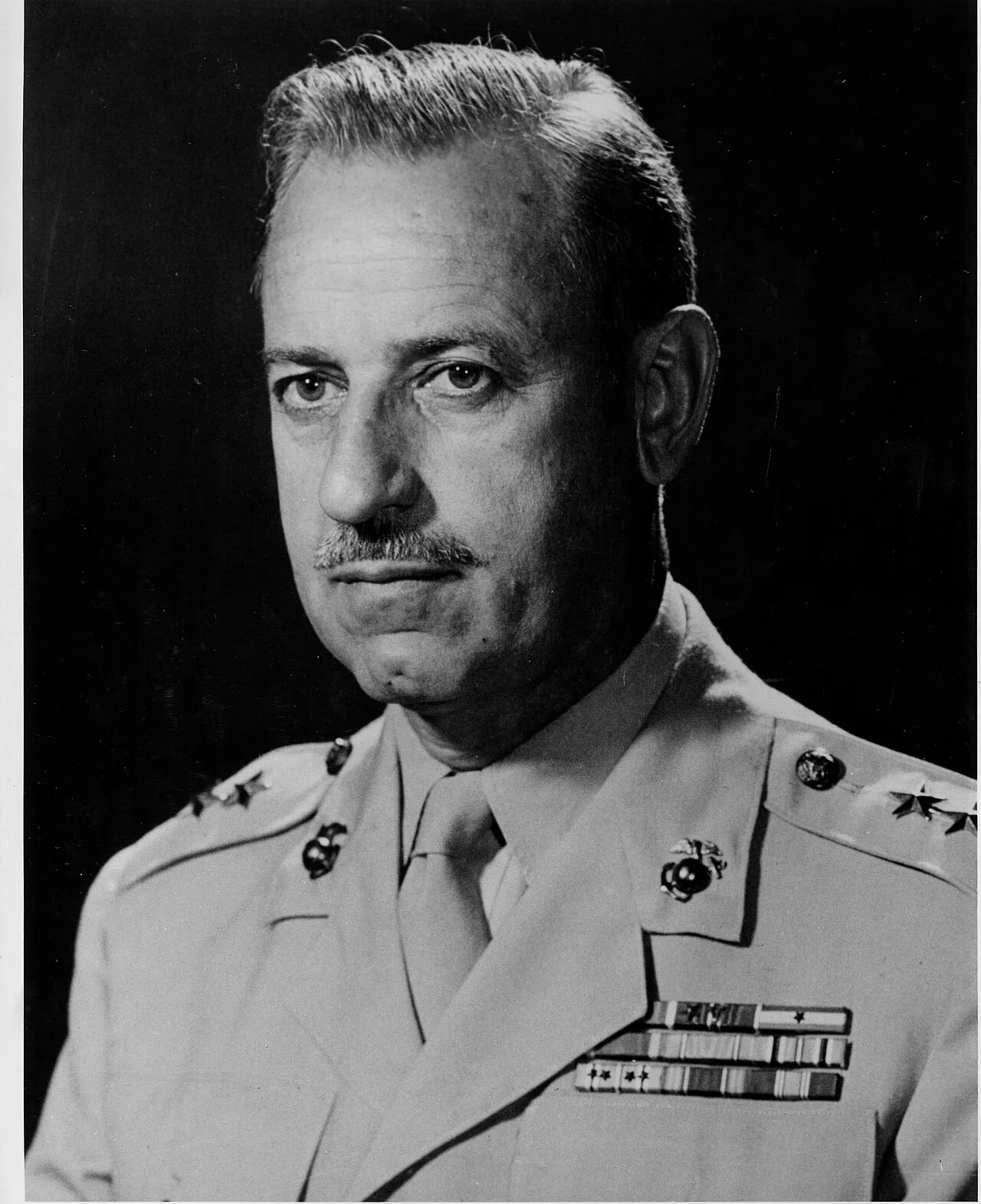 Portrait of Donald M. Weller (1908–1985) – memorial page