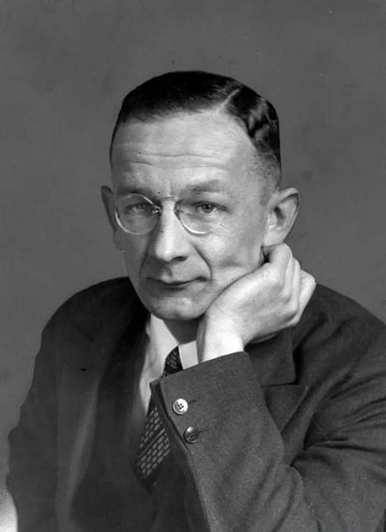 Portrait of Alfred Birkenmajer (1892–1977) – memorial page