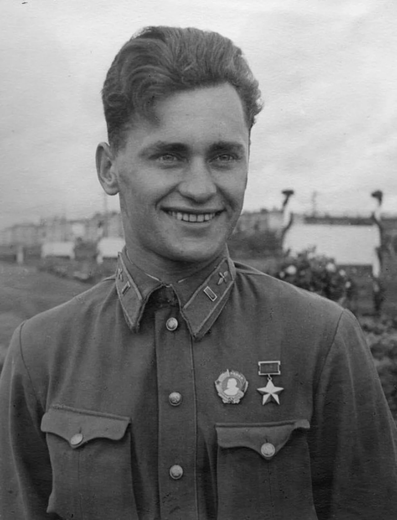 Porträt von Aleksey Nikolayevich Katrich (1917–2004) – Gedenkseite