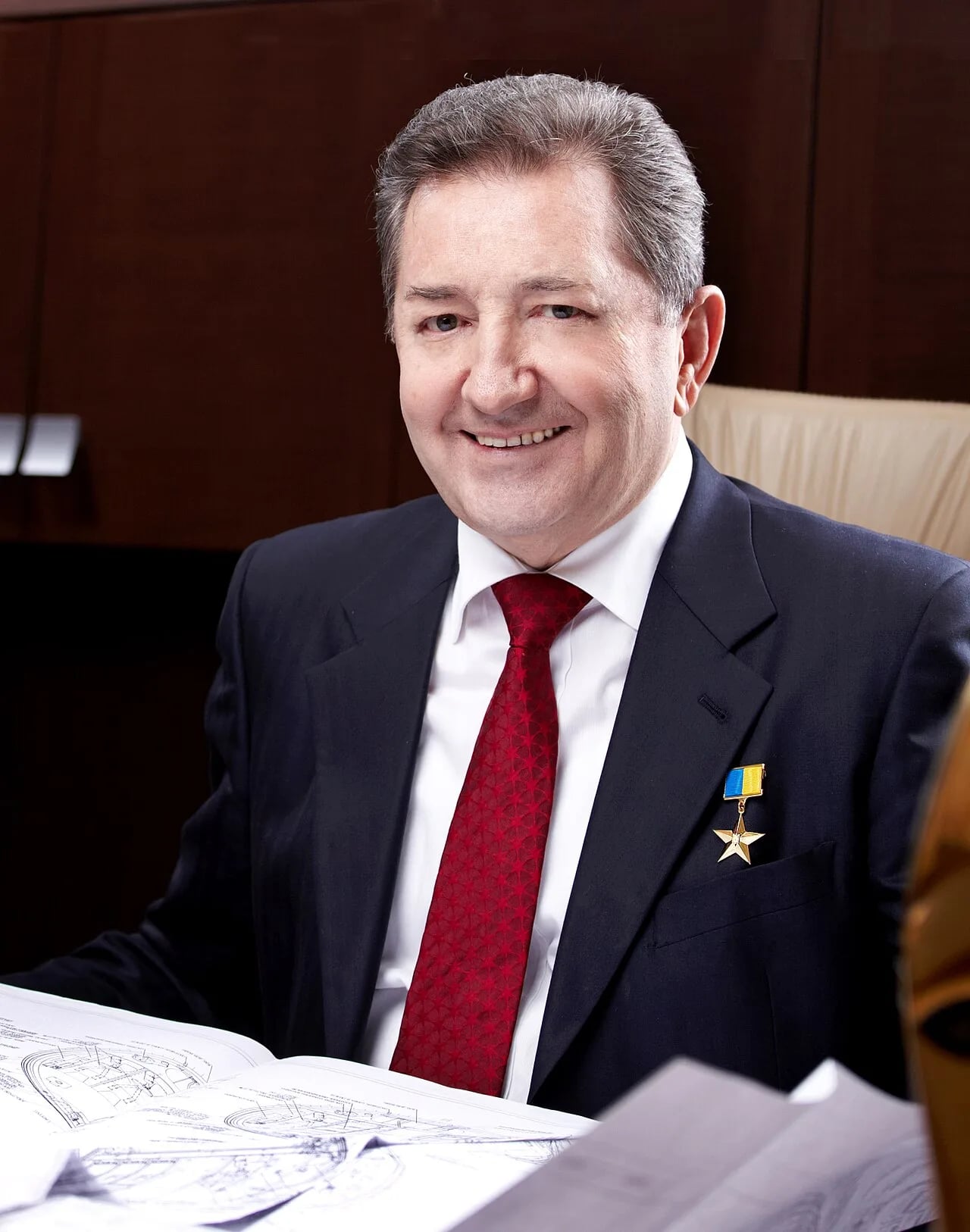Porträt von Dmytro Kiwa (1942–2024) – Gedenkseite
