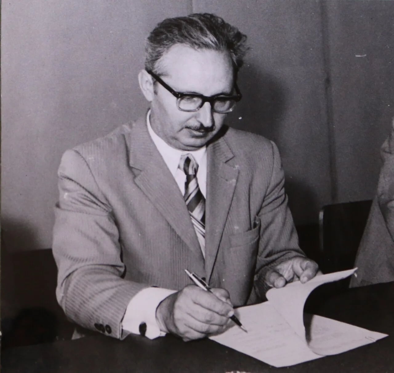 Porträt von Yordan Boyanov (1922–1992) – Gedenkseite