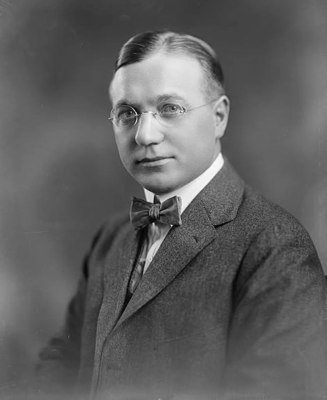 Porträt von John MacCrate (1885–1976) – Gedenkseite