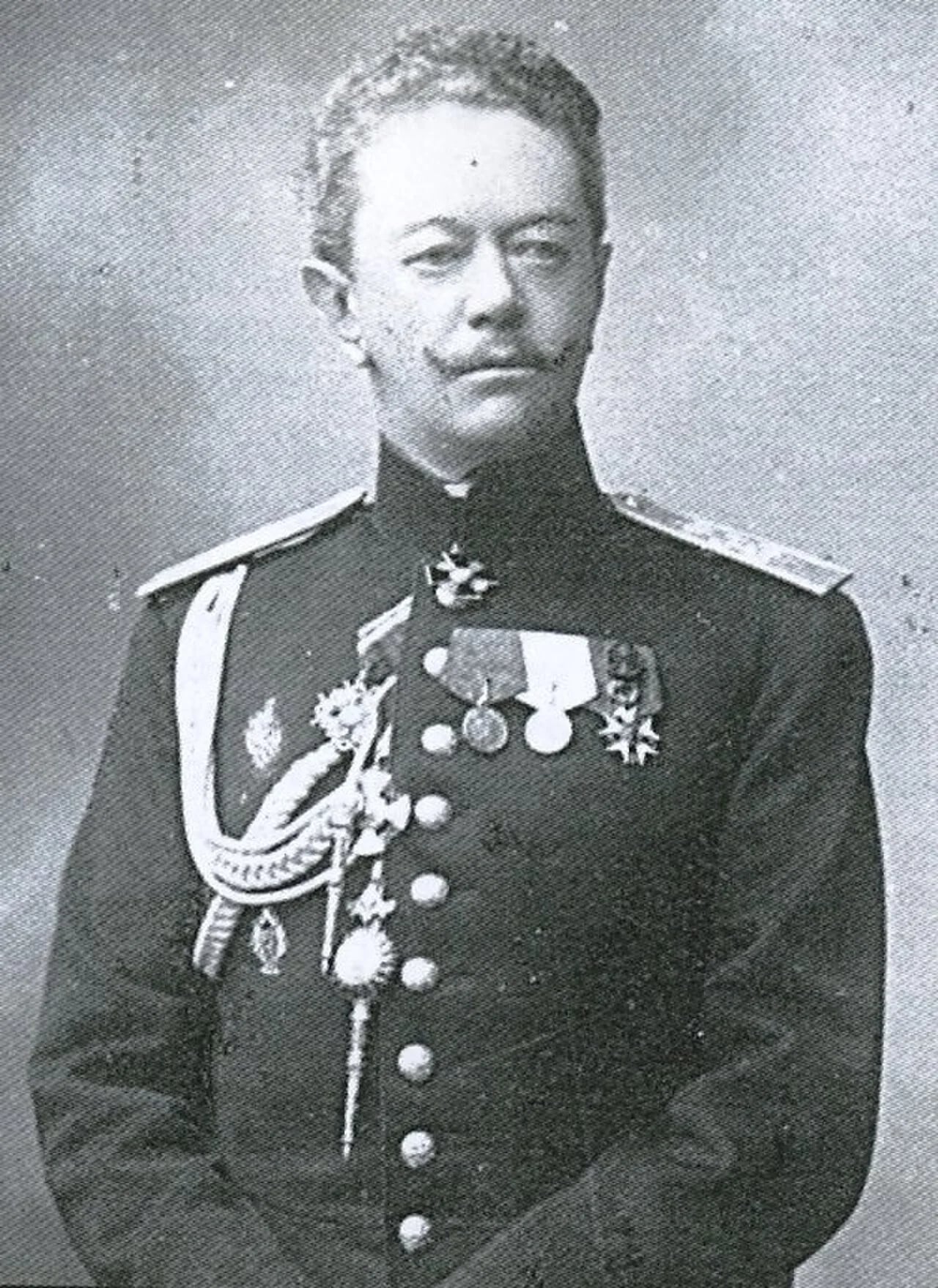 Porträt von Nikolai Nikolaevich Komstadius (1866–1917) – Gedenkseite
