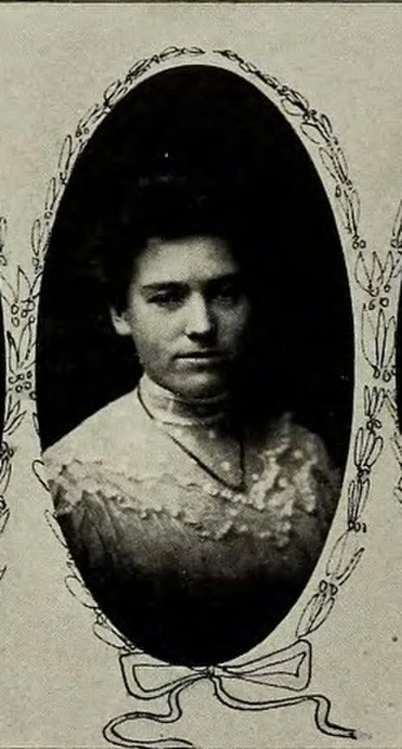 Portrait of Cora Barbara Hennel (1886–1947) – memorial page